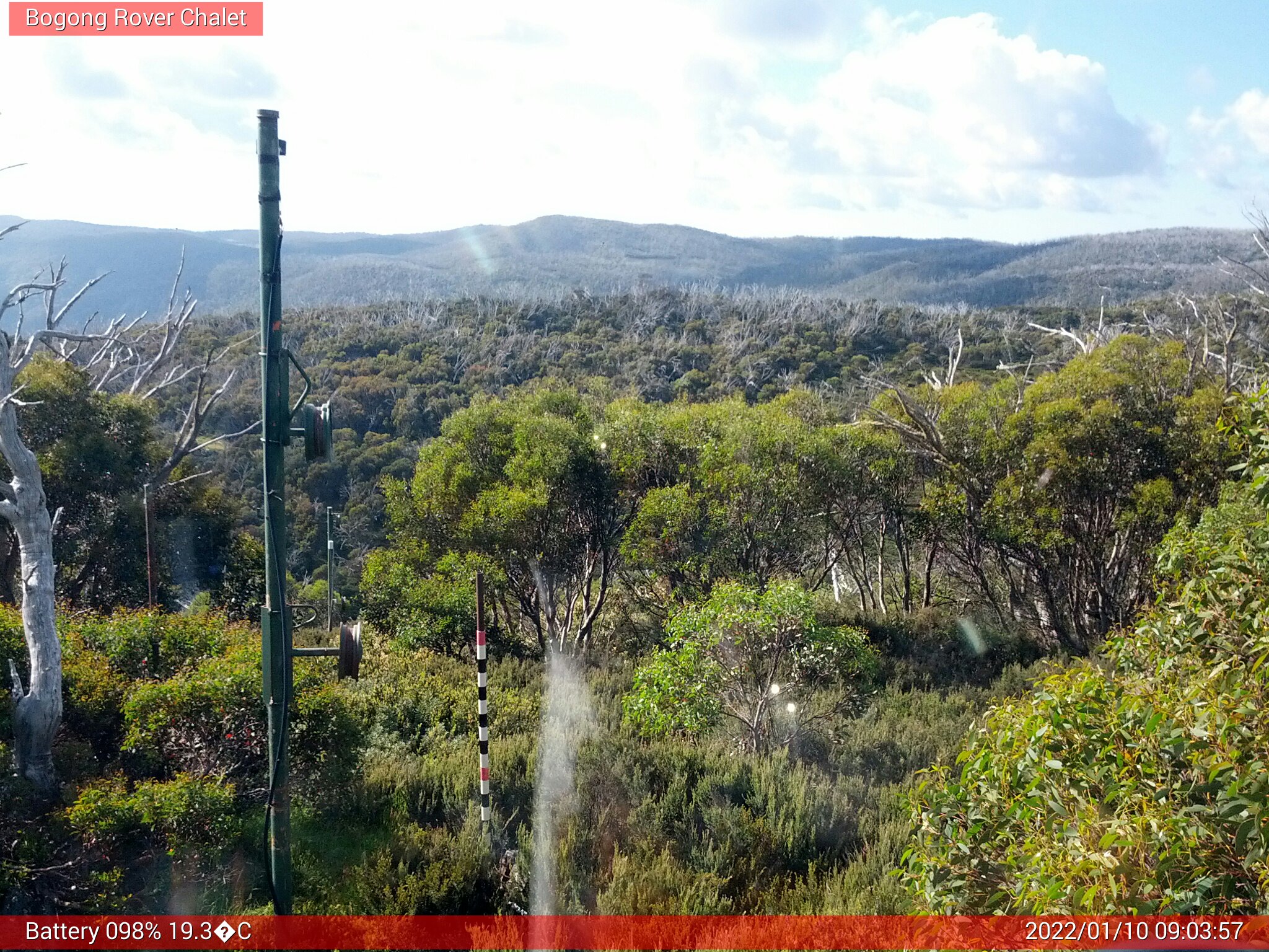 Bogong Web Cam 9:03am Monday 10th of January 2022