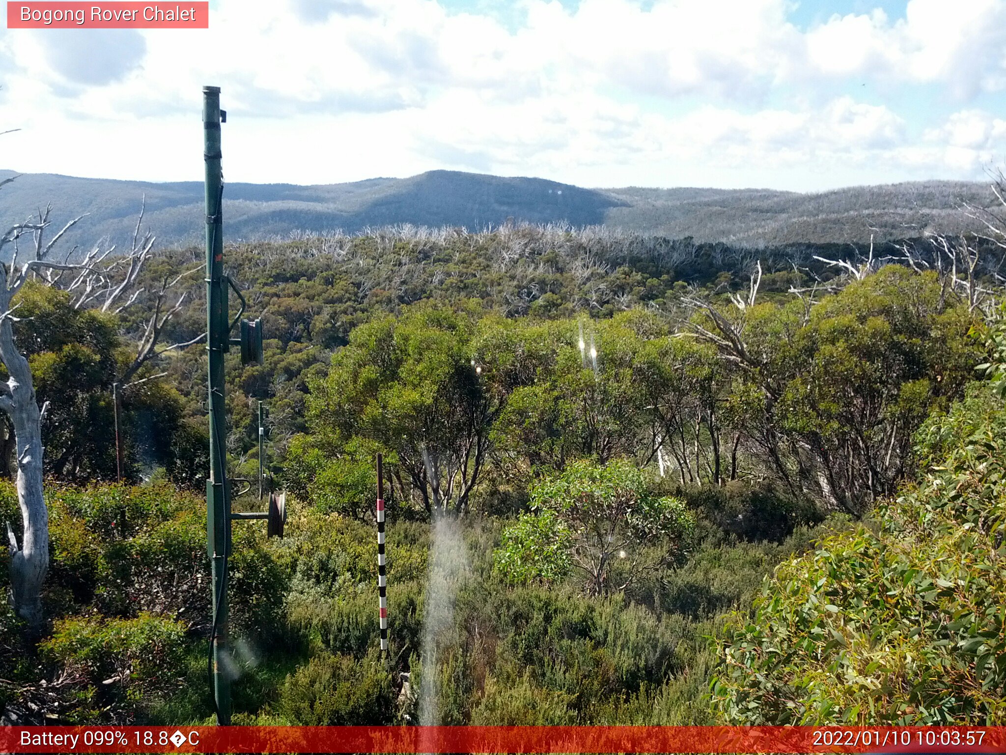 Bogong Web Cam 10:03am Monday 10th of January 2022