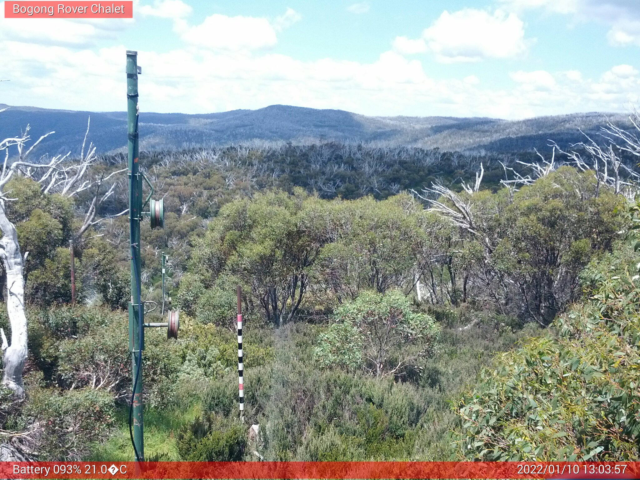 Bogong Web Cam 1:03pm Monday 10th of January 2022