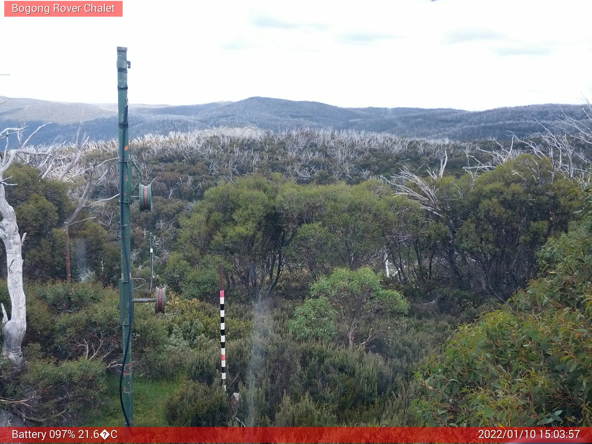 Bogong Web Cam 3:03pm Monday 10th of January 2022