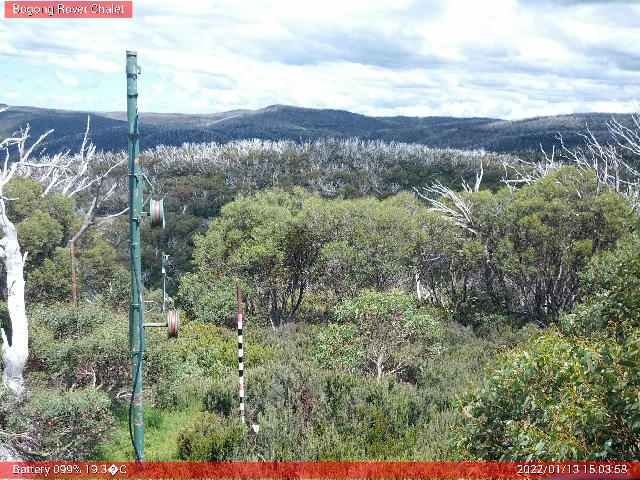 Bogong Web Cam 3:03pm Thursday 13th of January 2022