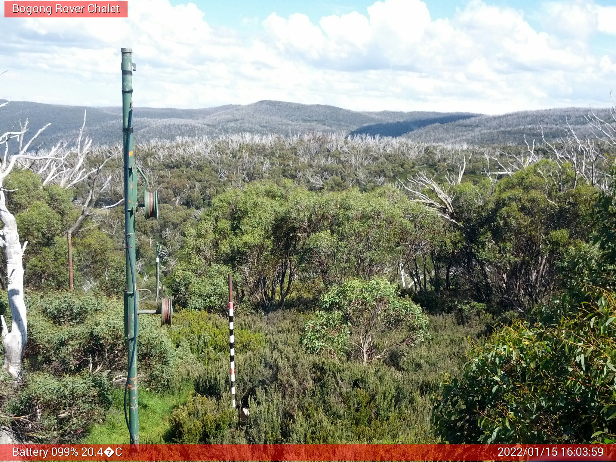 Bogong Web Cam 4:03pm Saturday 15th of January 2022