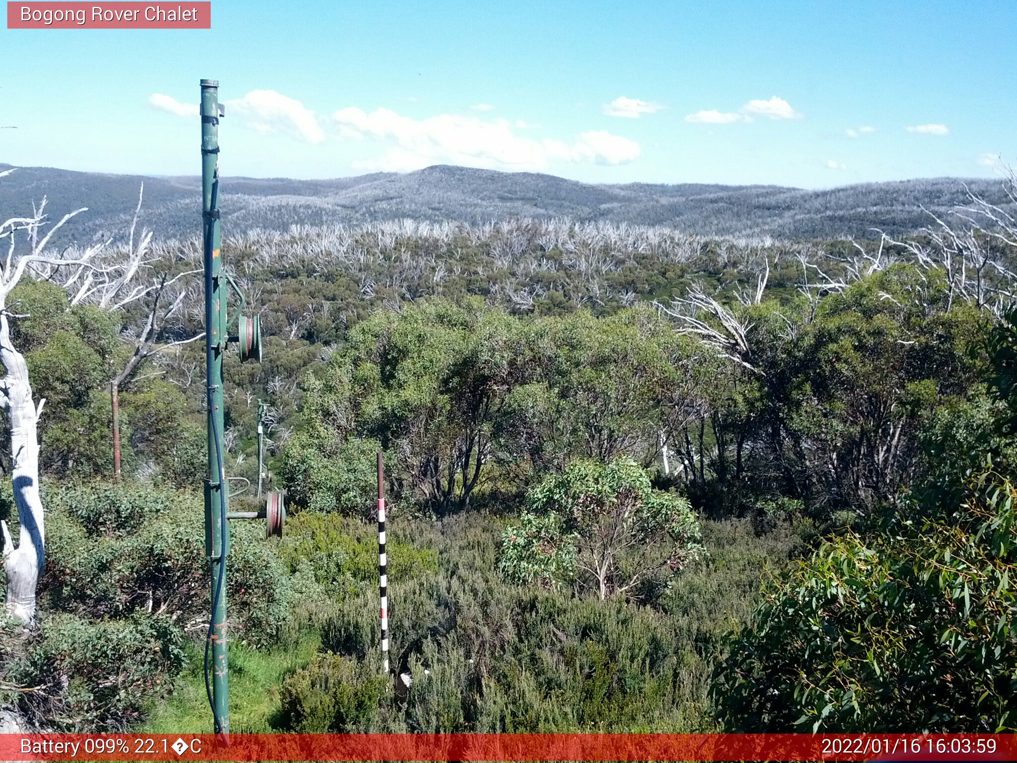 Bogong Web Cam 4:03pm Sunday 16th of January 2022