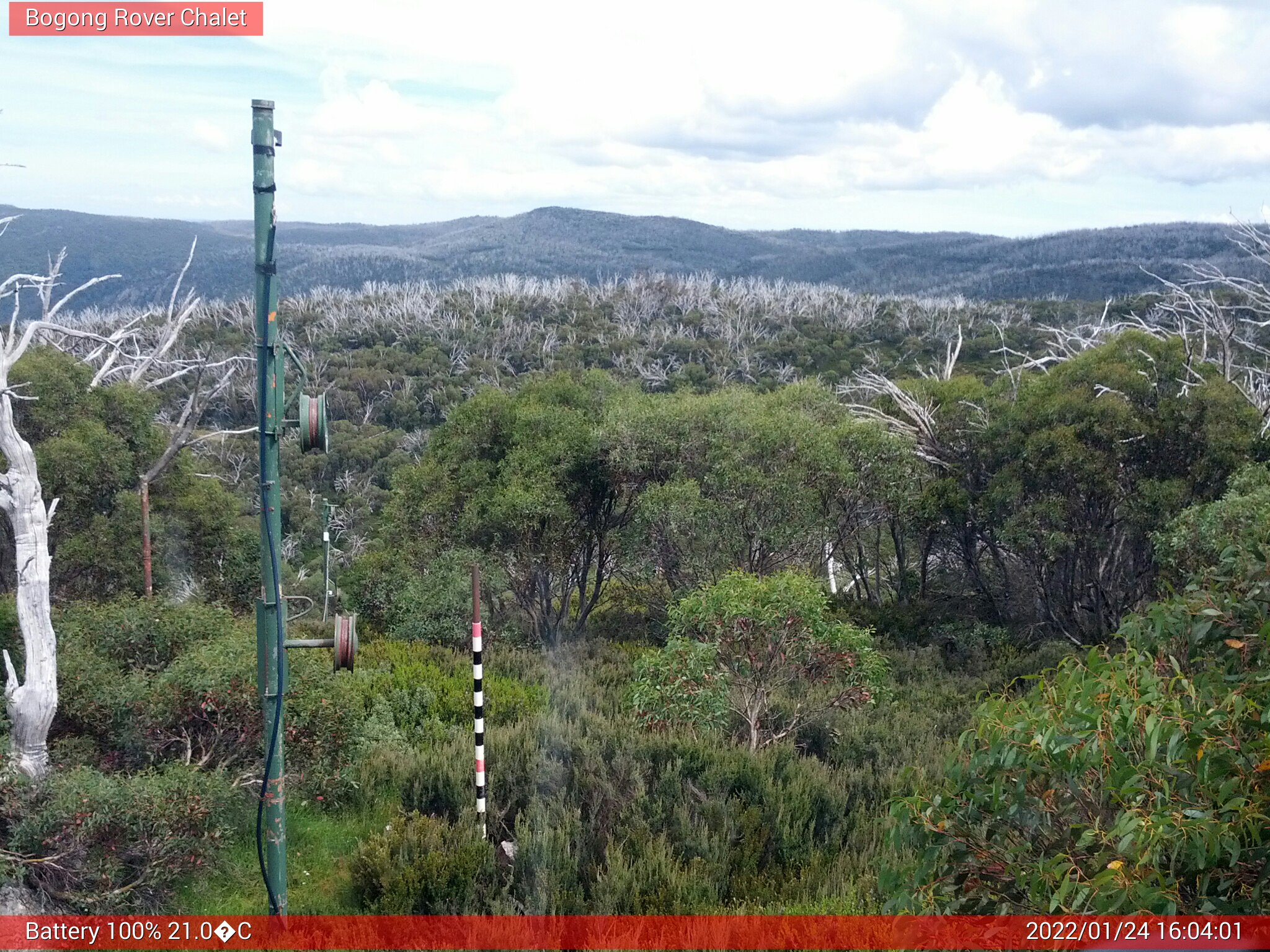 Bogong Web Cam 4:04pm Monday 24th of January 2022