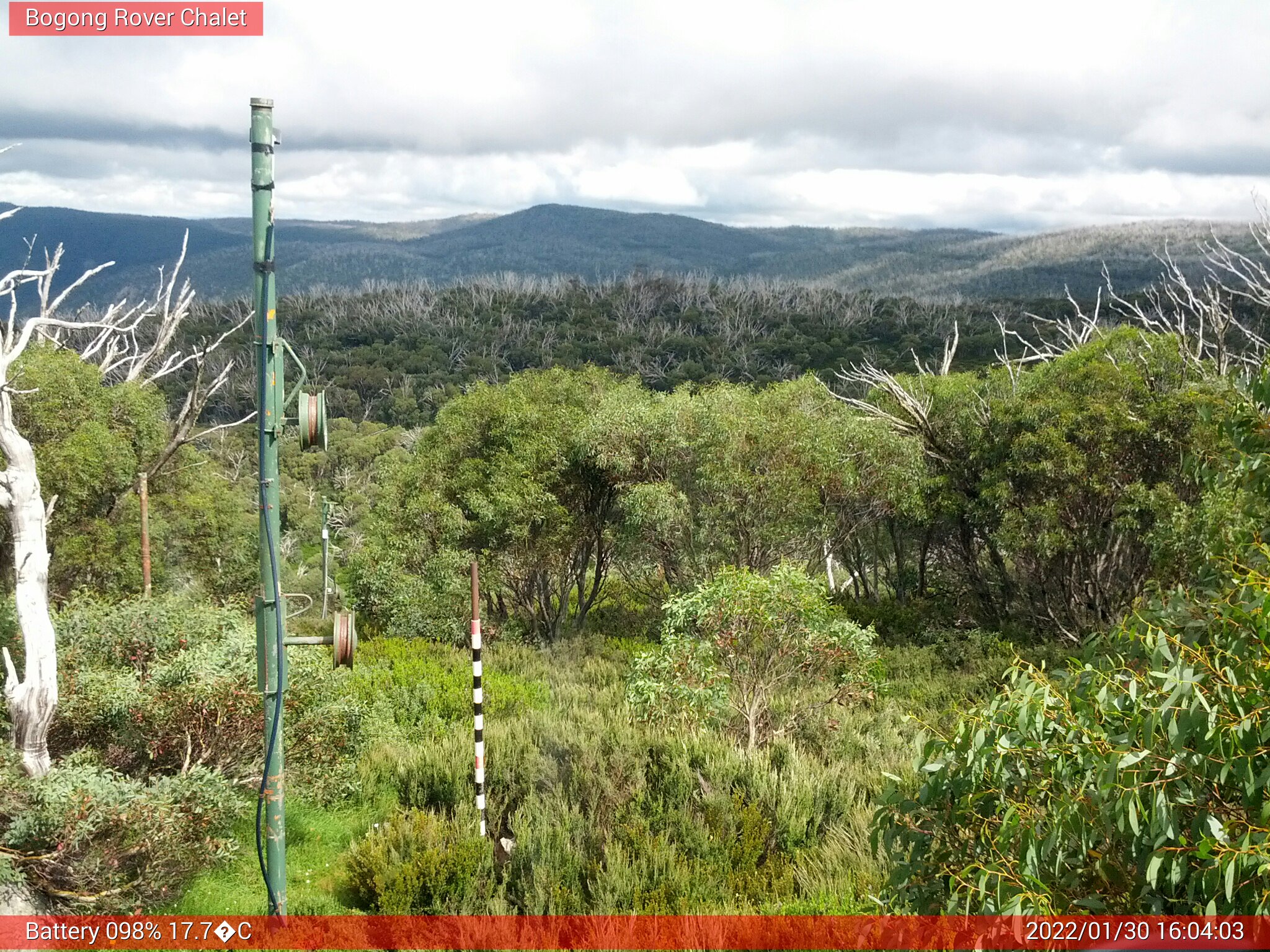 Bogong Web Cam 4:04pm Sunday 30th of January 2022