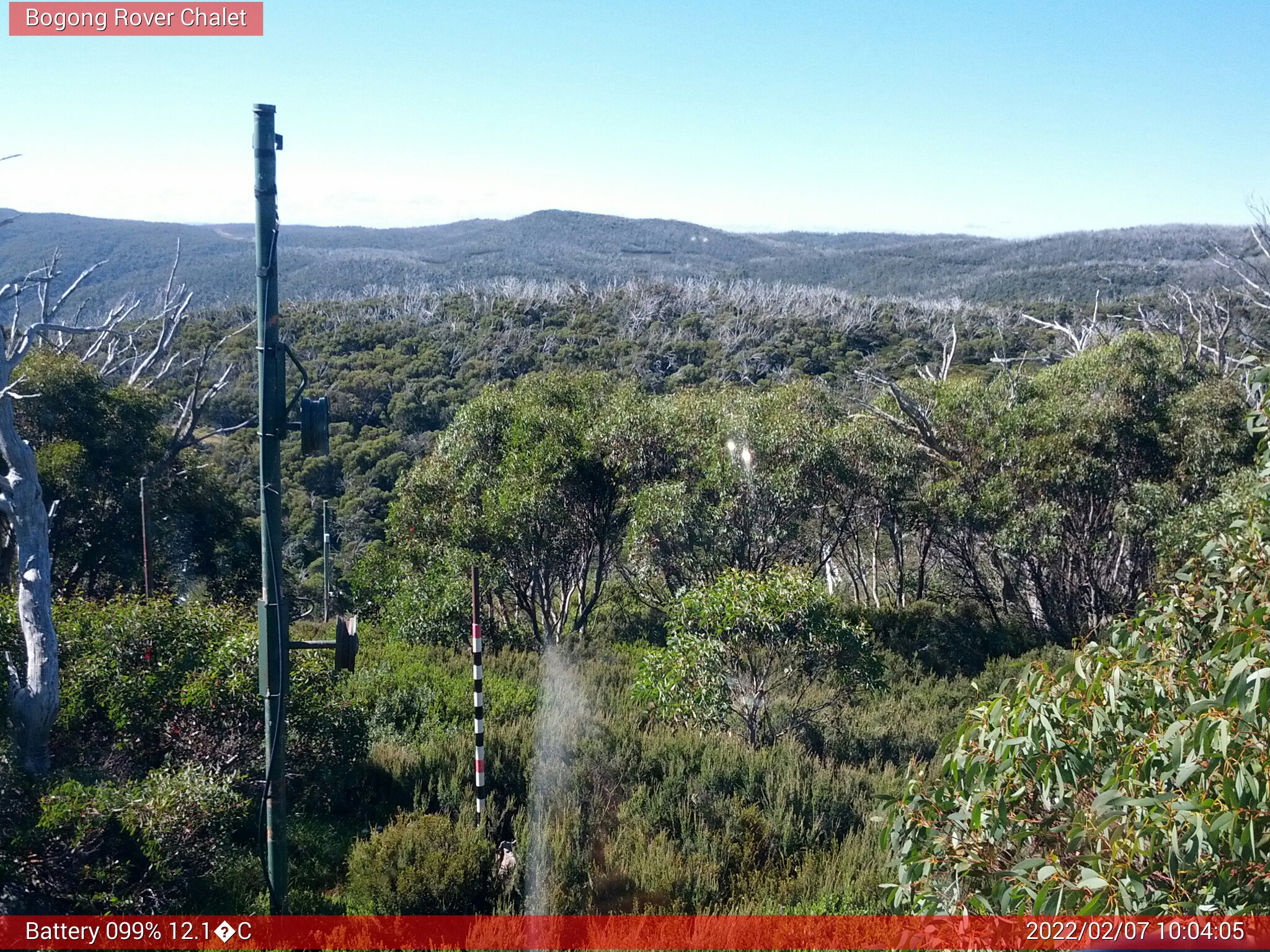 Bogong Web Cam 10:04am Monday 7th of February 2022