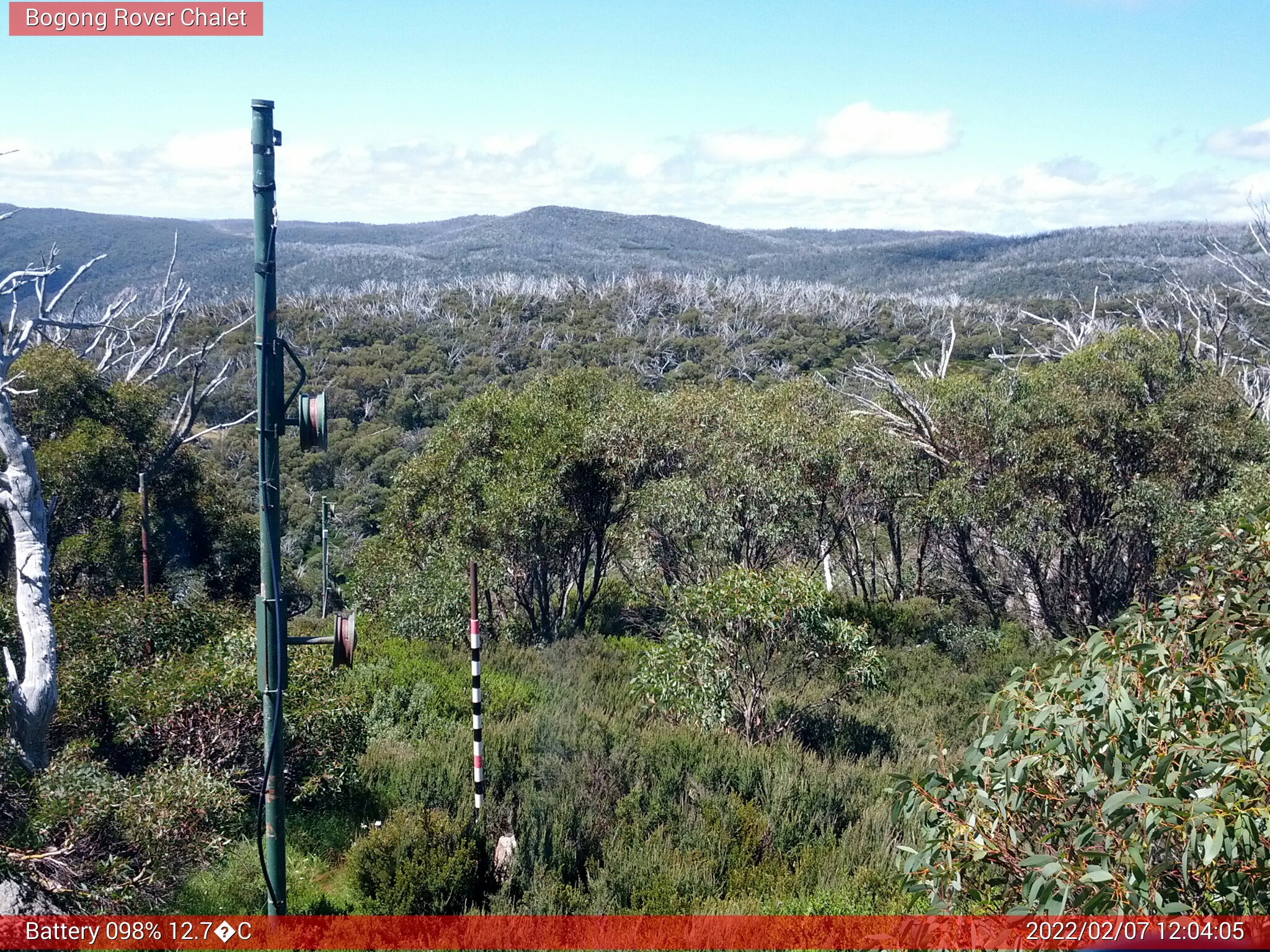 Bogong Web Cam 12:04pm Monday 7th of February 2022