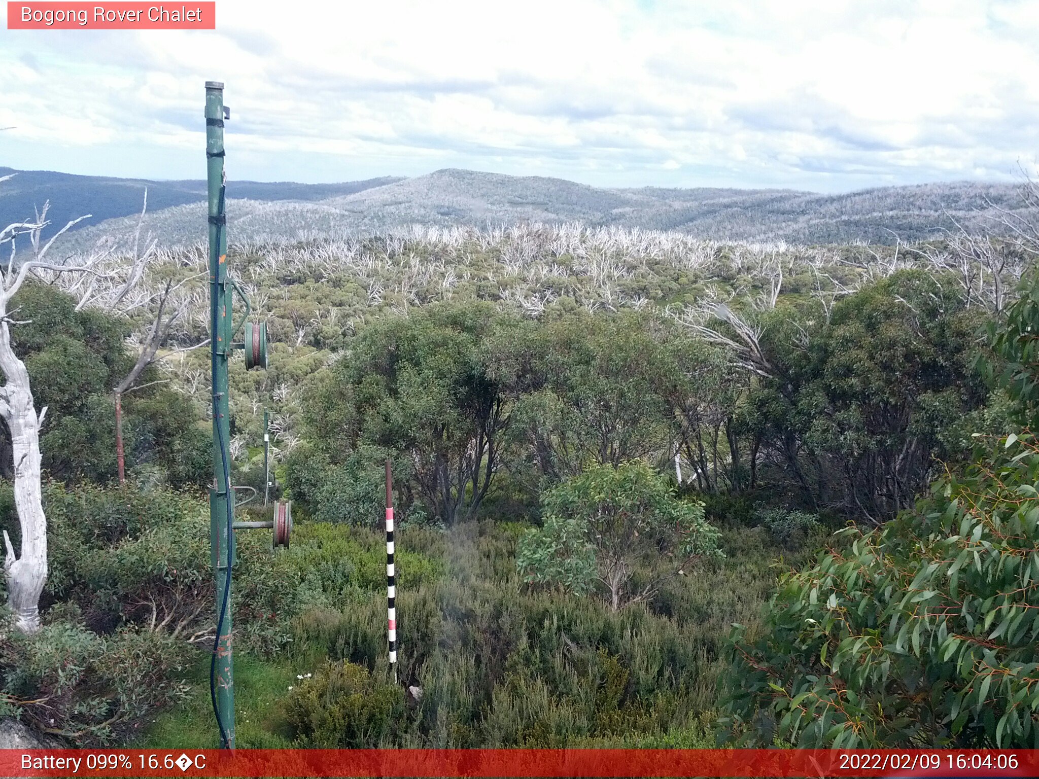 Bogong Web Cam 4:04pm Wednesday 9th of February 2022