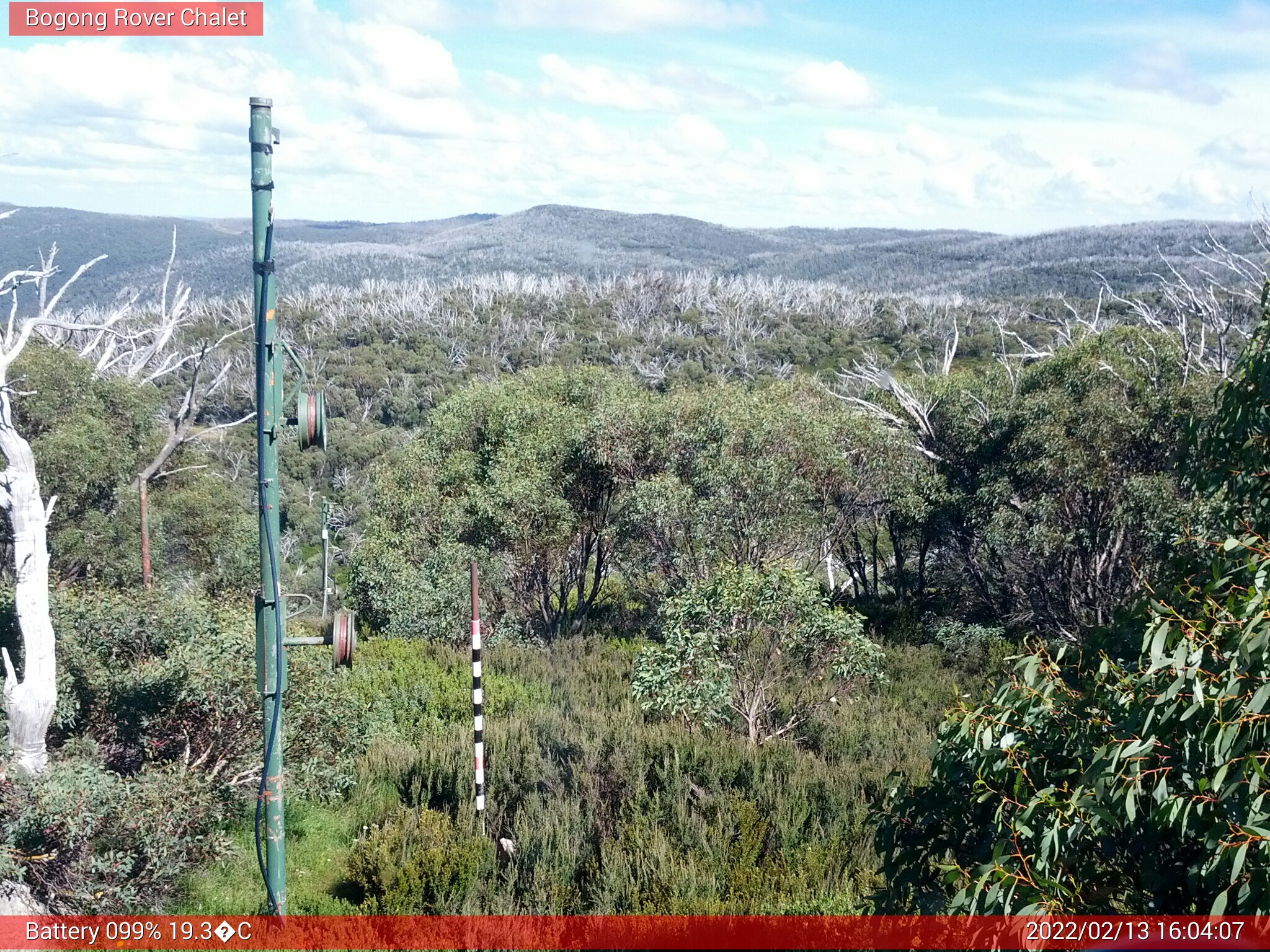 Bogong Web Cam 4:04pm Sunday 13th of February 2022