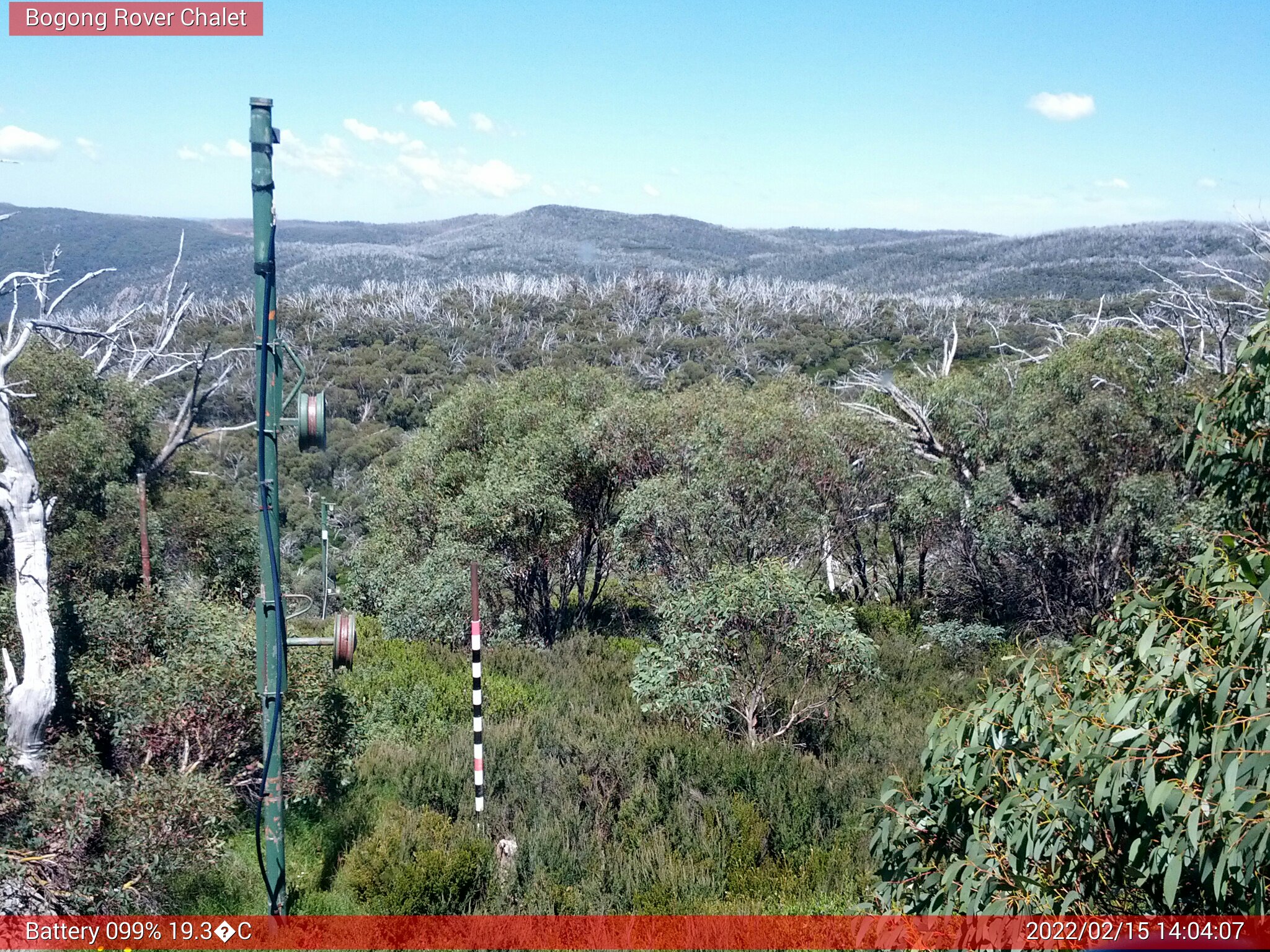 Bogong Web Cam 2:04pm Tuesday 15th of February 2022