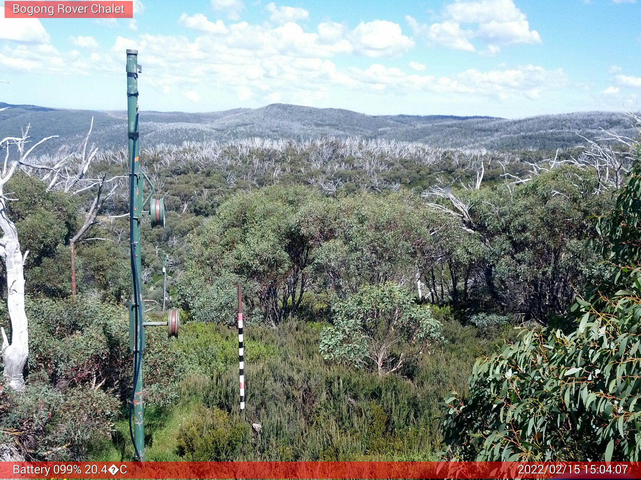 Bogong Web Cam 3:04pm Tuesday 15th of February 2022