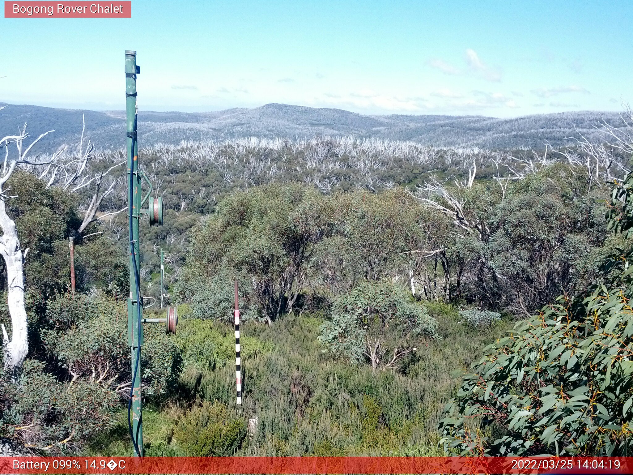 Bogong Web Cam 2:04pm Friday 25th of March 2022