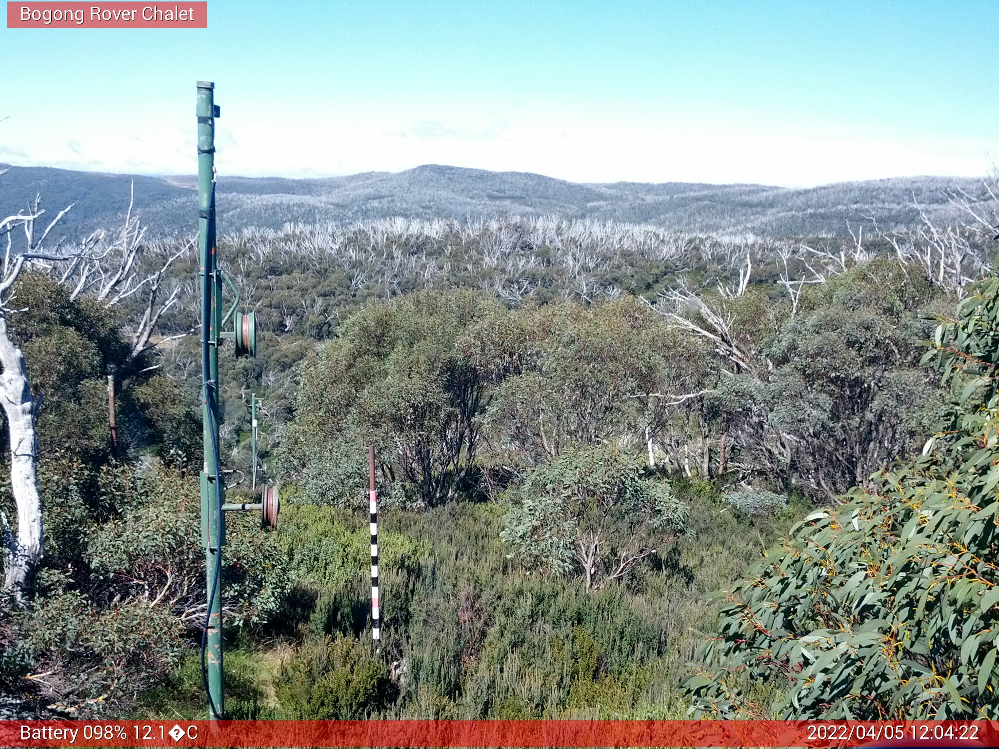 Bogong Web Cam 12:04pm Tuesday 5th of April 2022