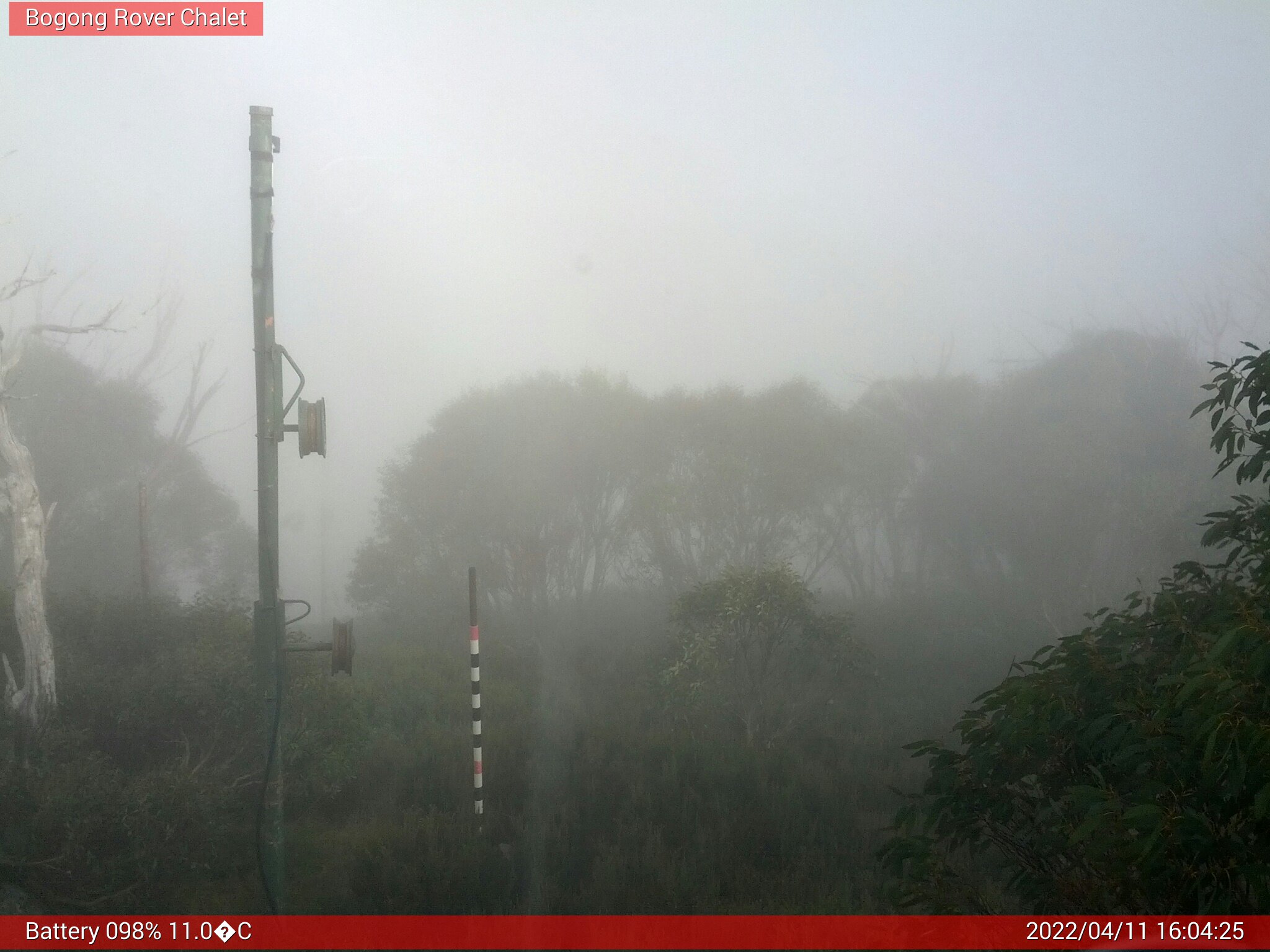 Bogong Web Cam 4:04pm Monday 11th of April 2022