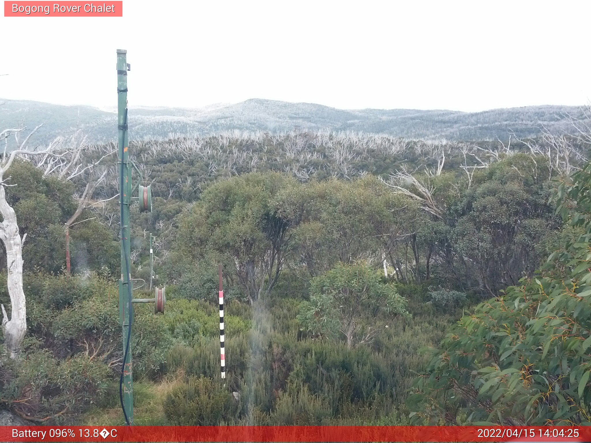 Bogong Web Cam 2:04pm Friday 15th of April 2022