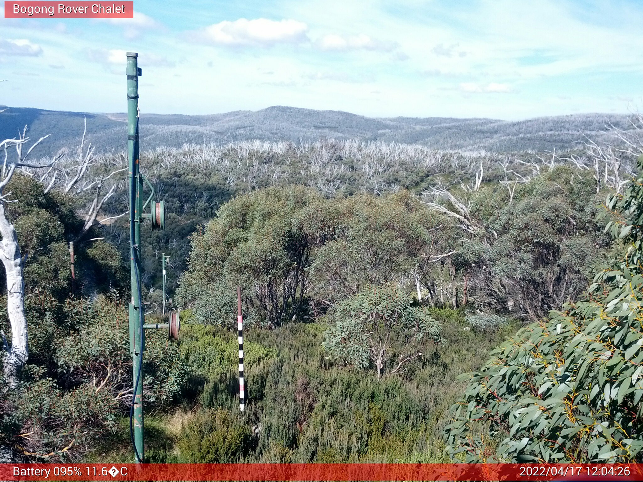 Bogong Web Cam 12:04pm Sunday 17th of April 2022