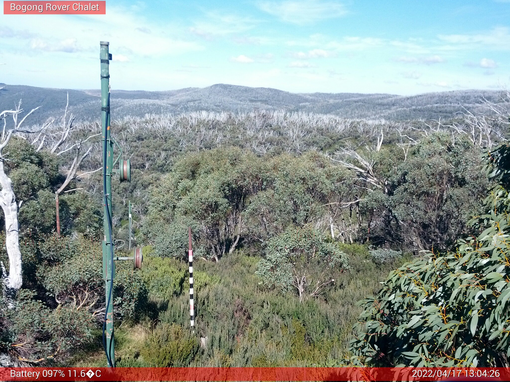 Bogong Web Cam 1:04pm Sunday 17th of April 2022