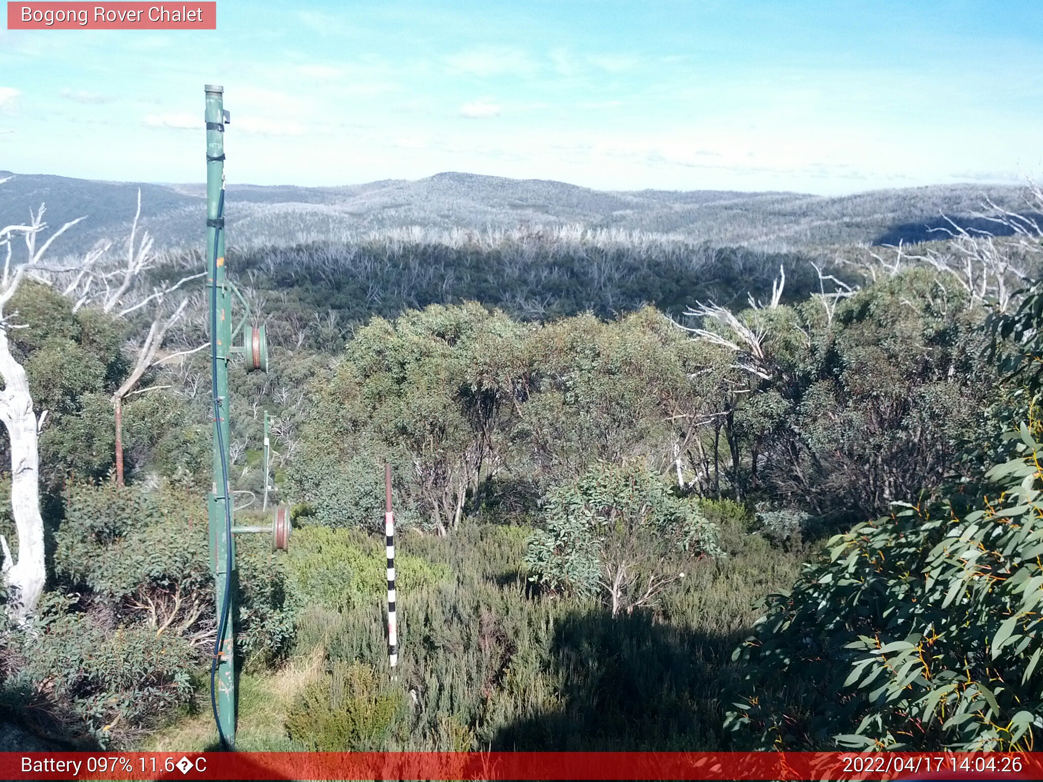 Bogong Web Cam 2:04pm Sunday 17th of April 2022