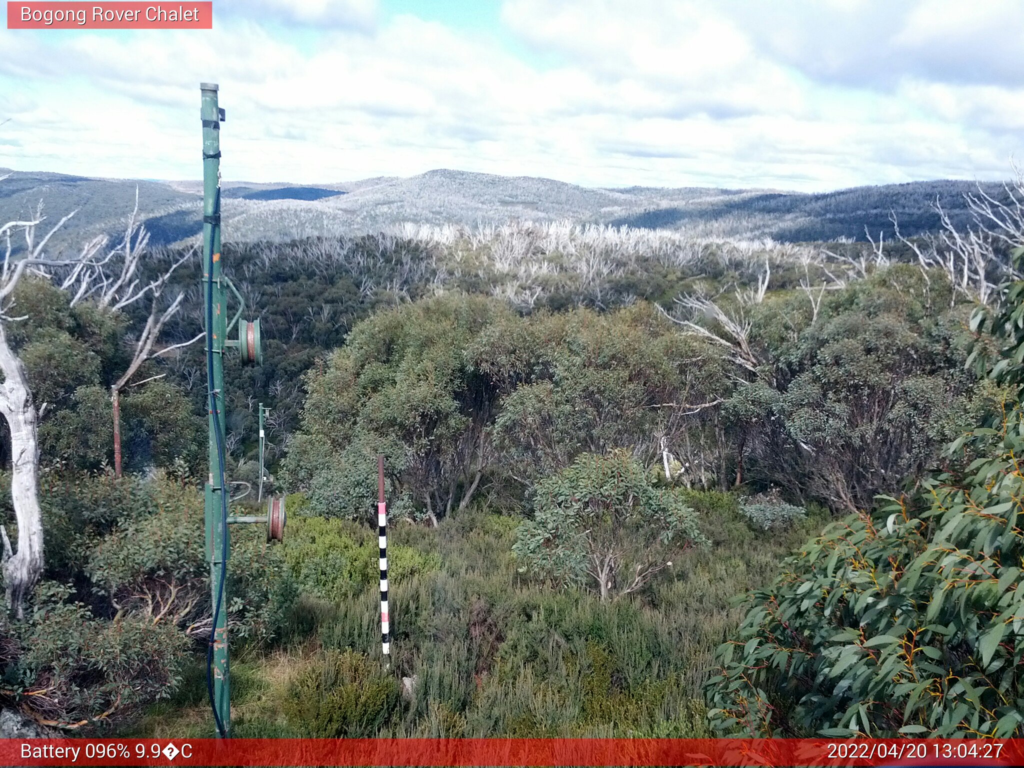 Bogong Web Cam 1:04pm Wednesday 20th of April 2022