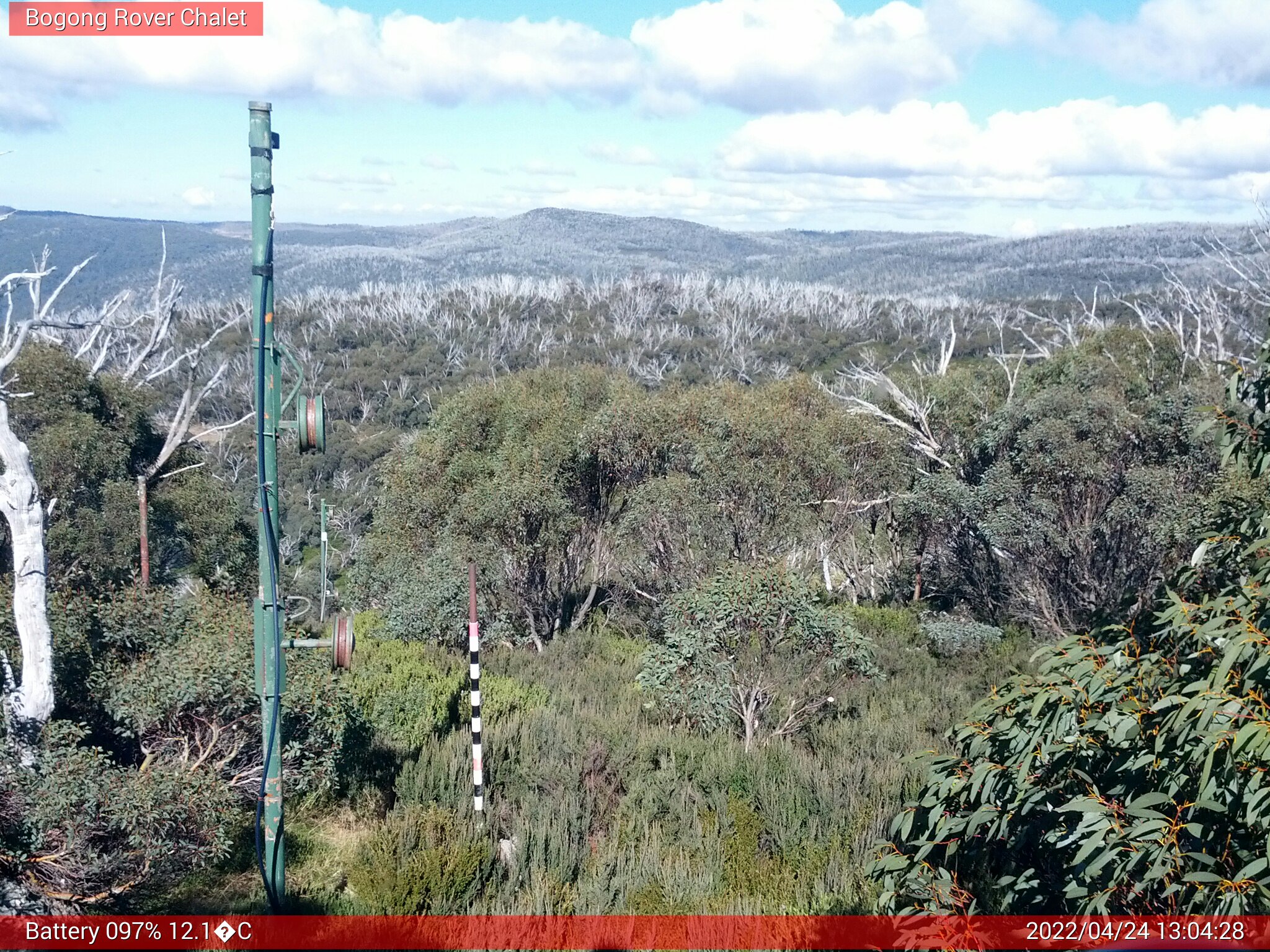 Bogong Web Cam 1:04pm Sunday 24th of April 2022