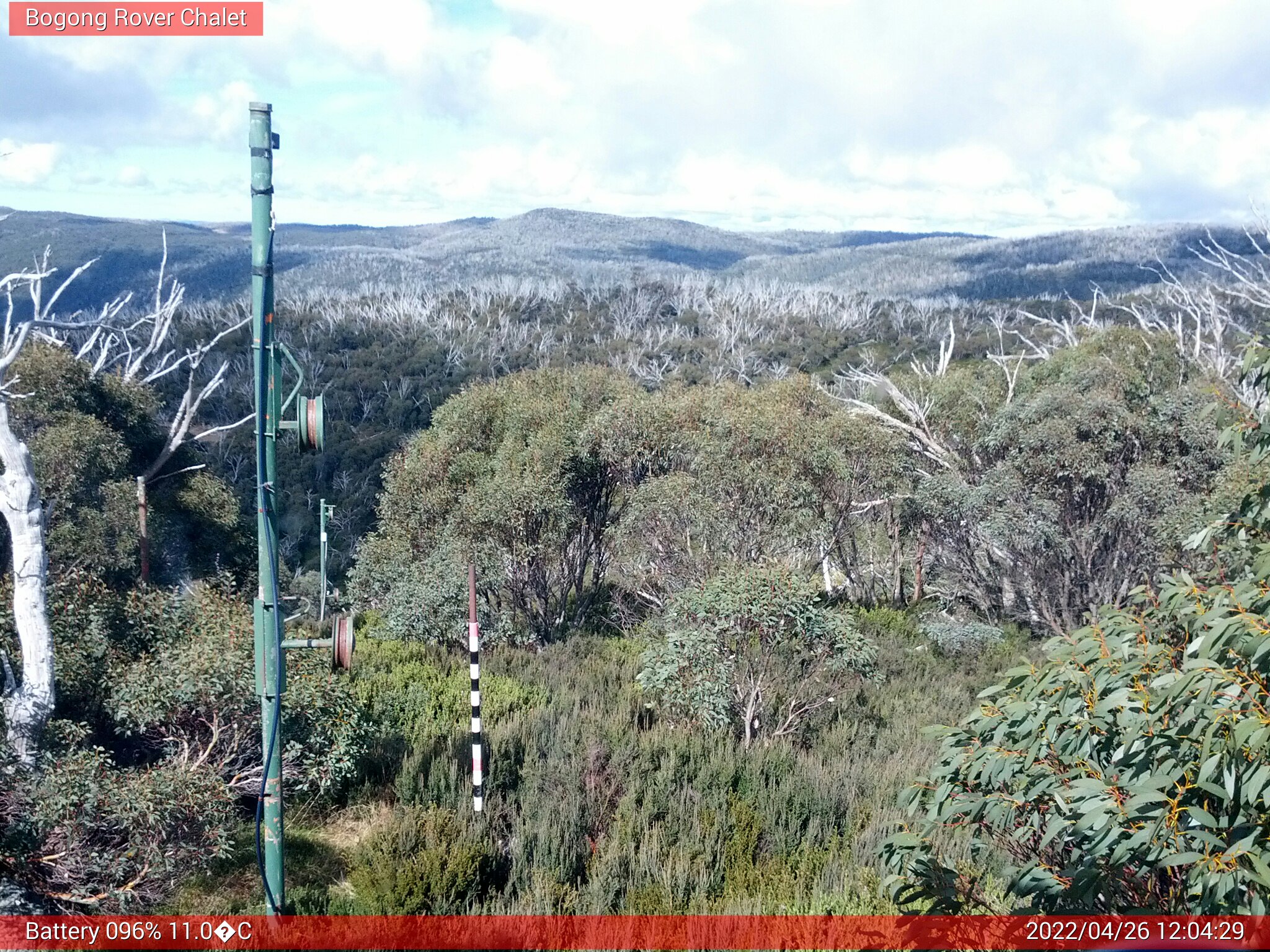 Bogong Web Cam 12:04pm Tuesday 26th of April 2022