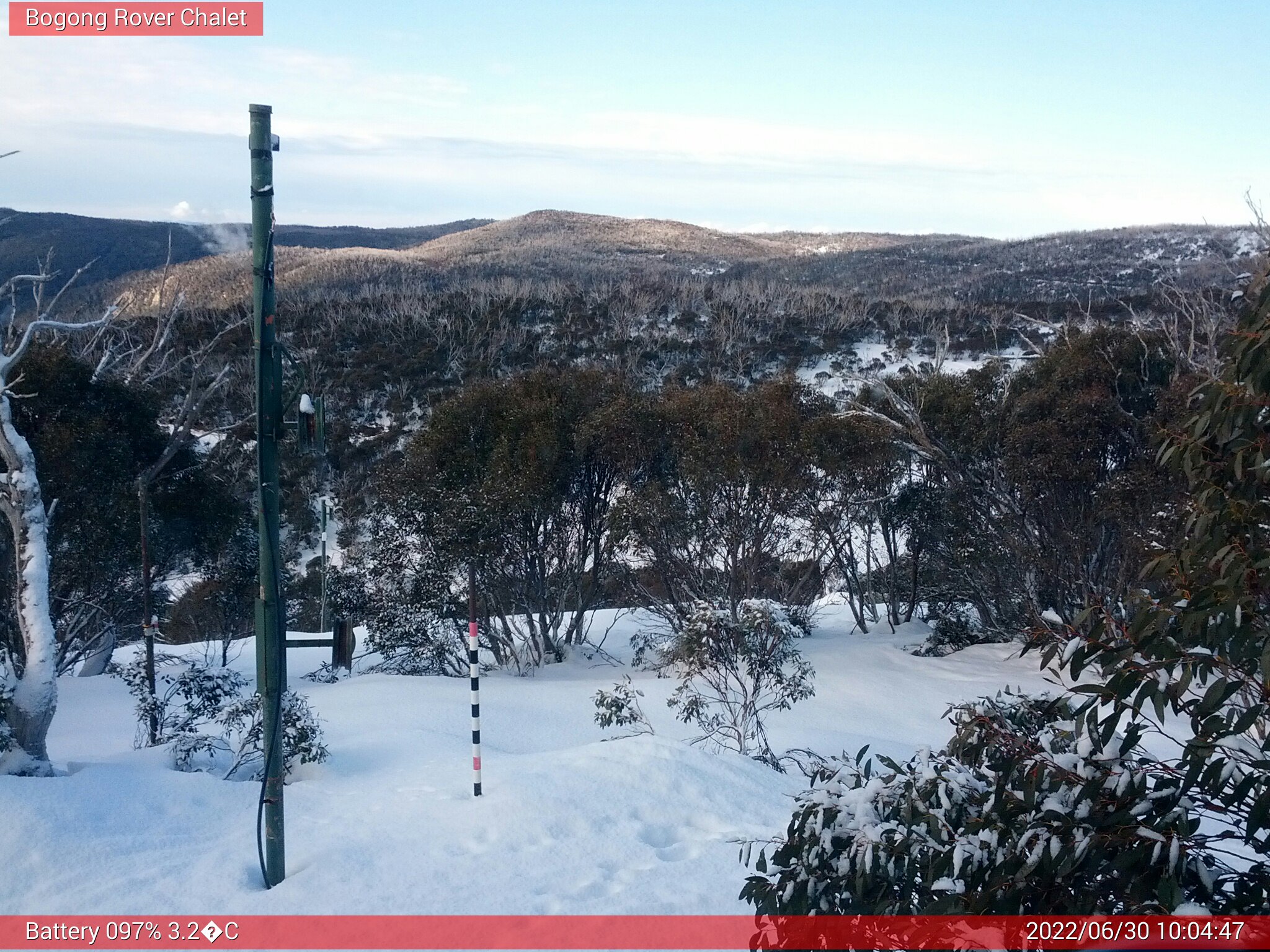 Bogong Web Cam 10:04am Thursday 30th of June 2022