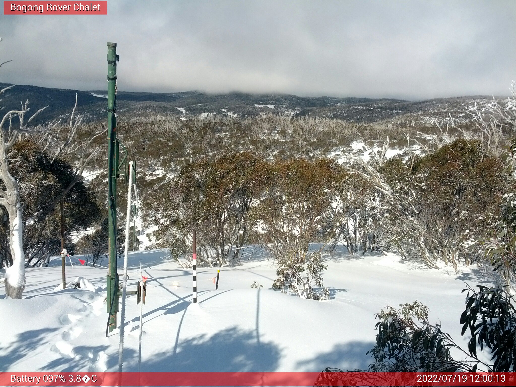 Bogong Web Cam 12:00pm Tuesday 19th of July 2022