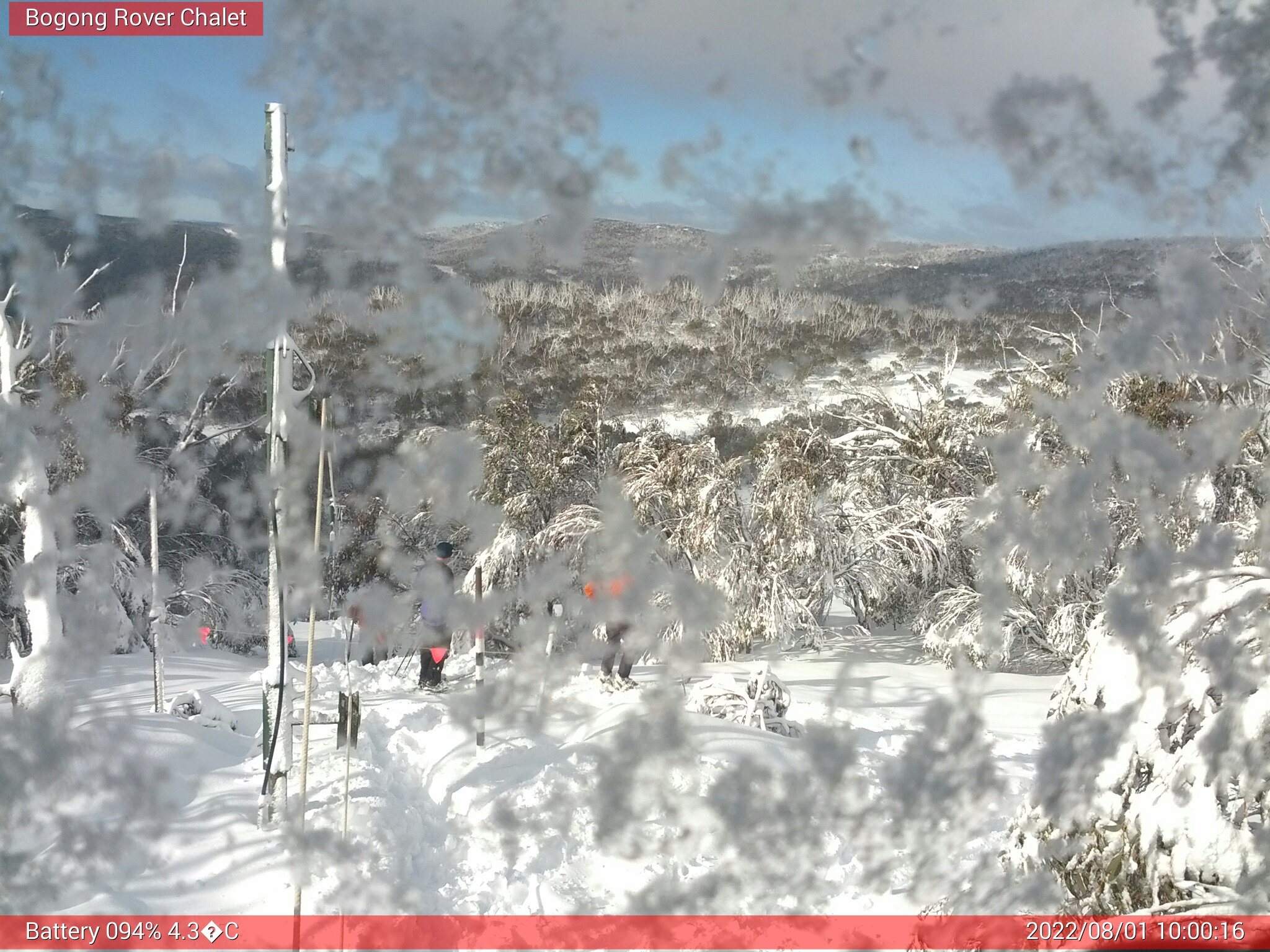 Bogong Web Cam 10:00am Monday 1st of August 2022