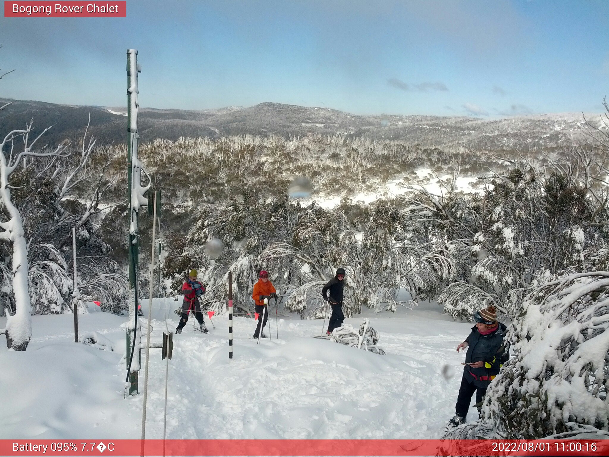 Bogong Web Cam 11:00am Monday 1st of August 2022