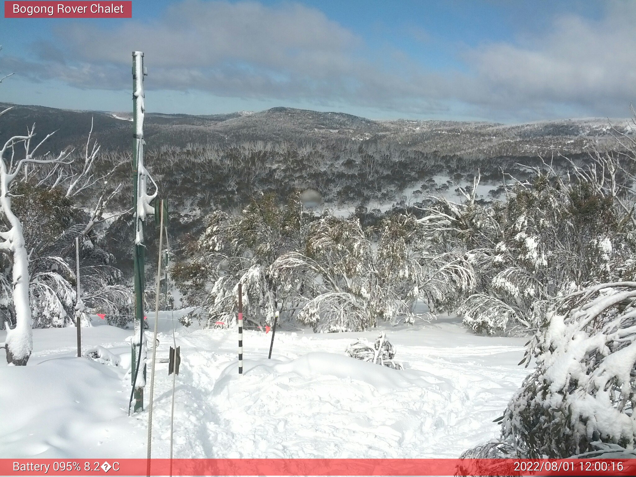 Bogong Web Cam 12:00pm Monday 1st of August 2022