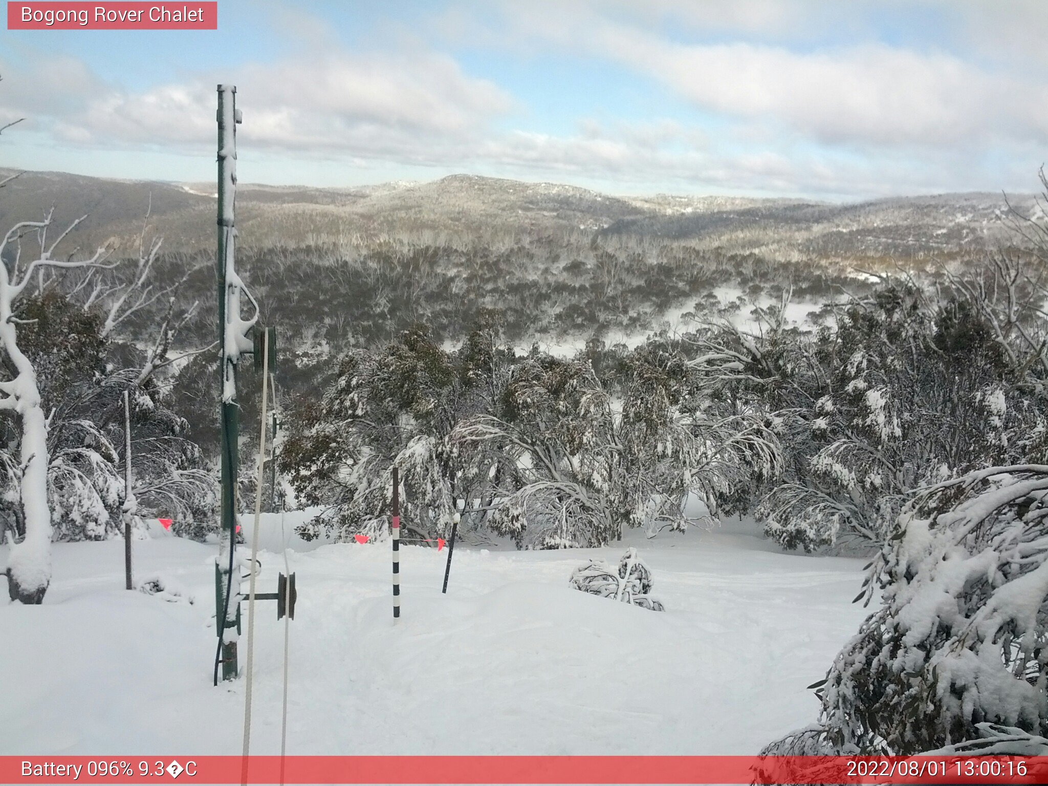 Bogong Web Cam 1:00pm Monday 1st of August 2022