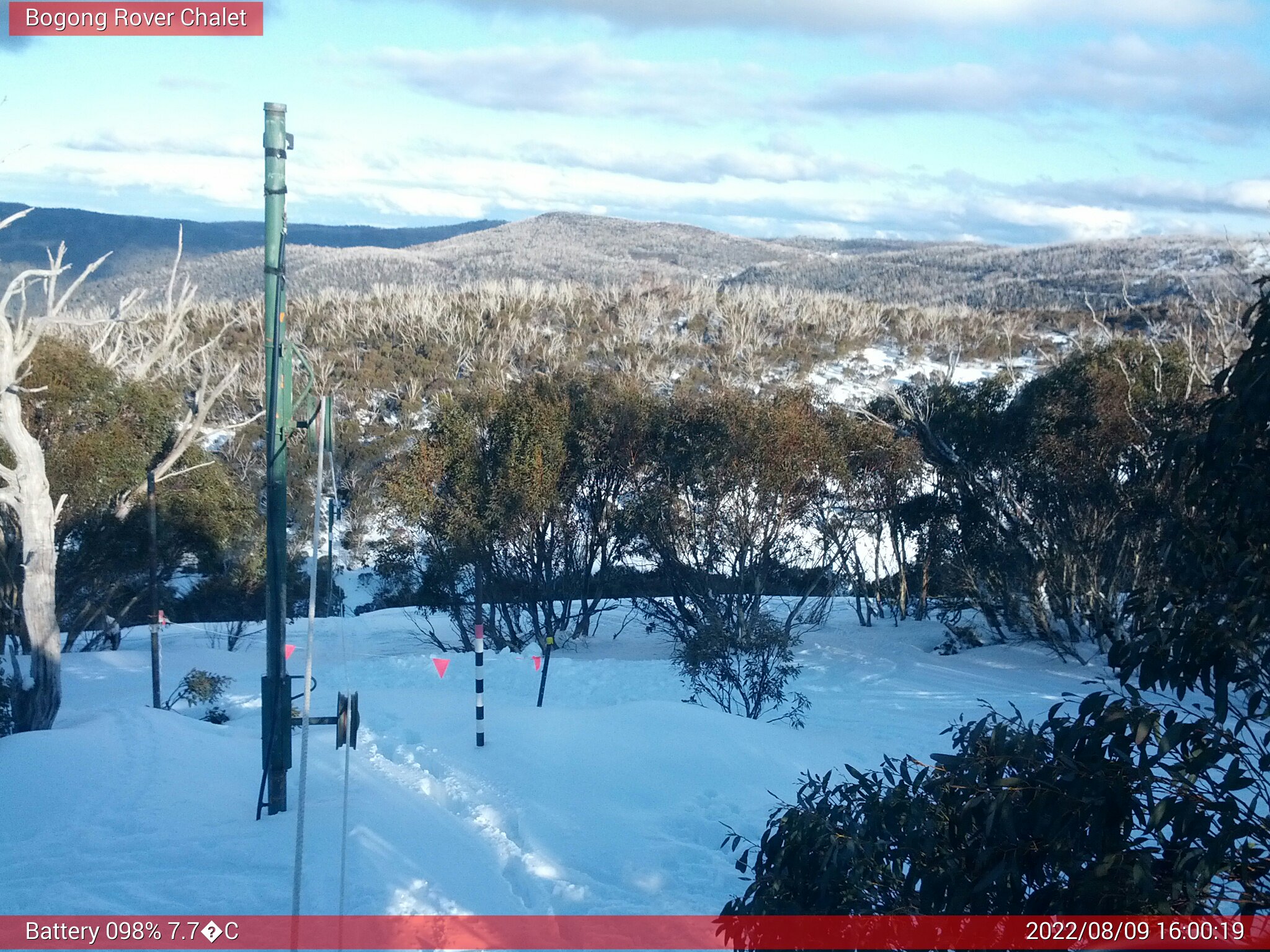 Bogong Web Cam 4:00pm Tuesday 9th of August 2022