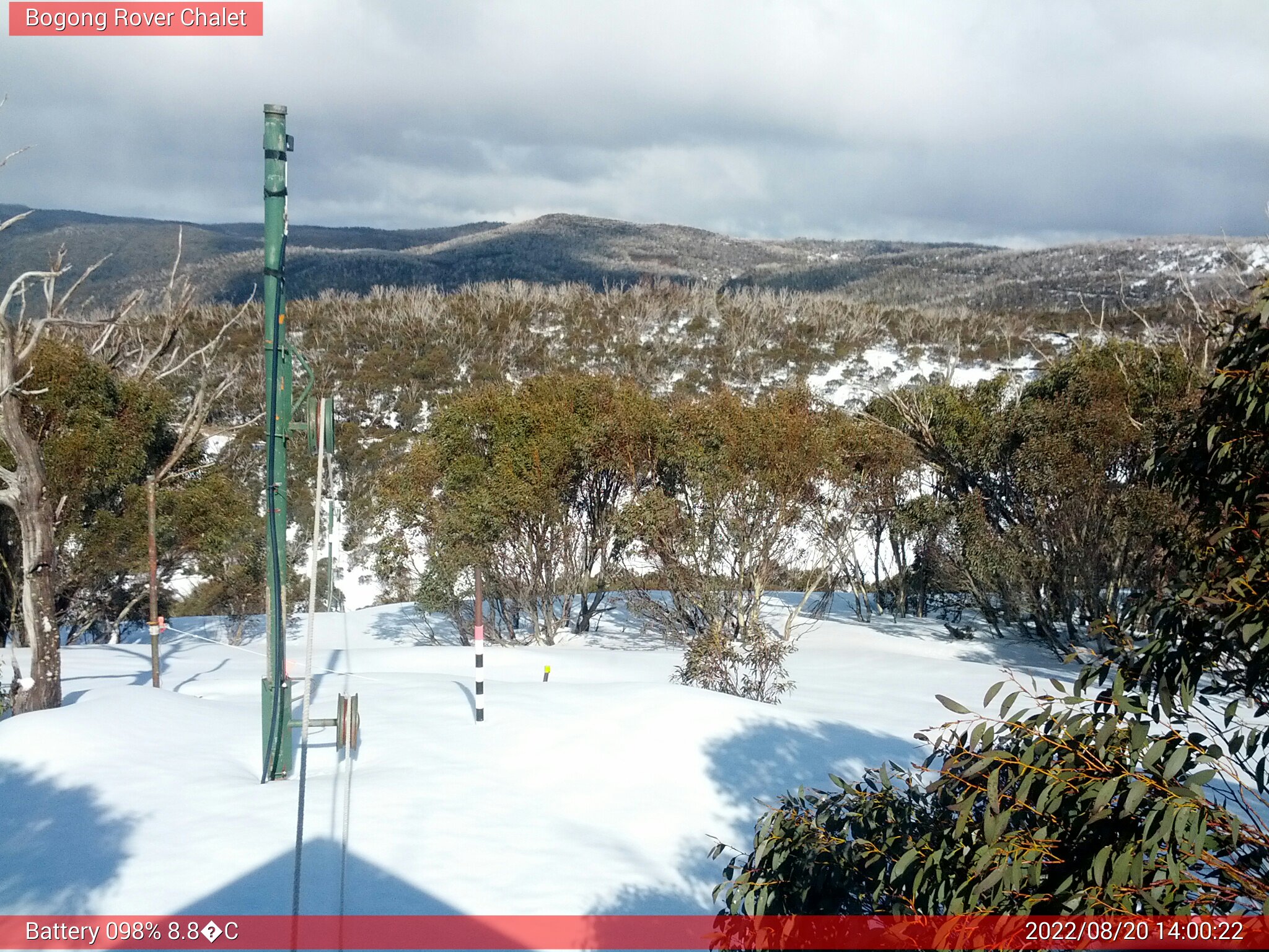 Bogong Web Cam 2:00pm Saturday 20th of August 2022