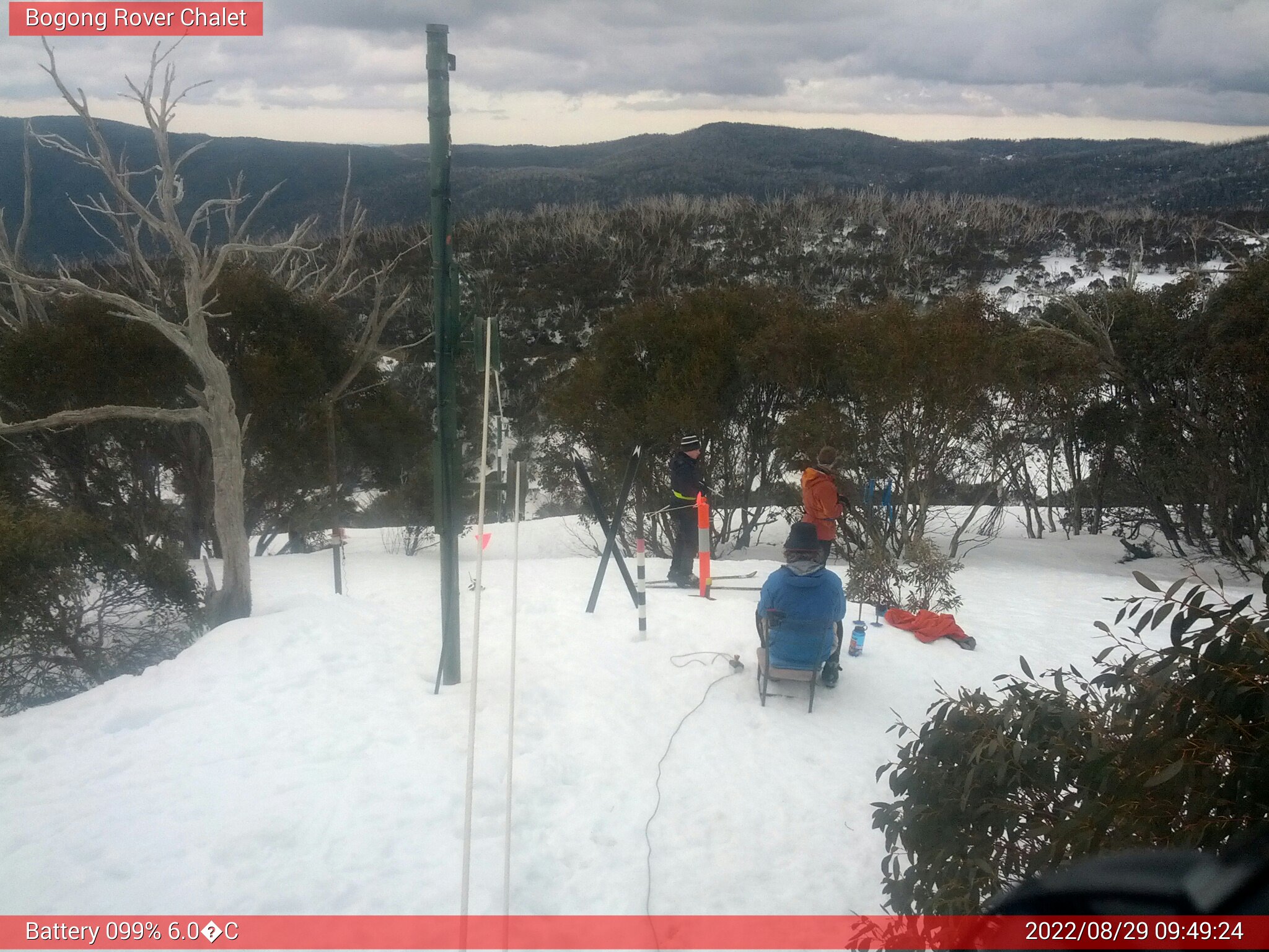 Bogong Web Cam 9:49am Monday 29th of August 2022