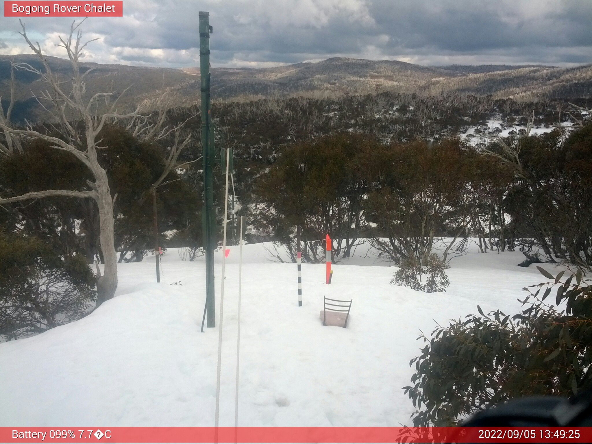 Bogong Web Cam 1:49pm Monday 5th of September 2022