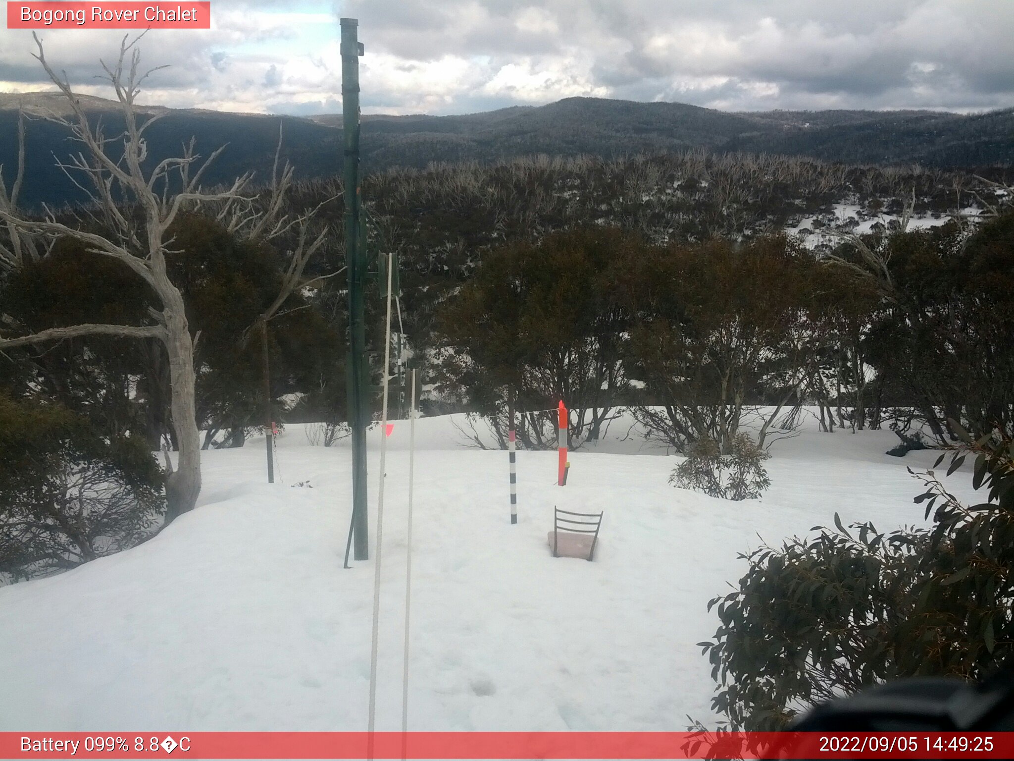 Bogong Web Cam 2:49pm Monday 5th of September 2022