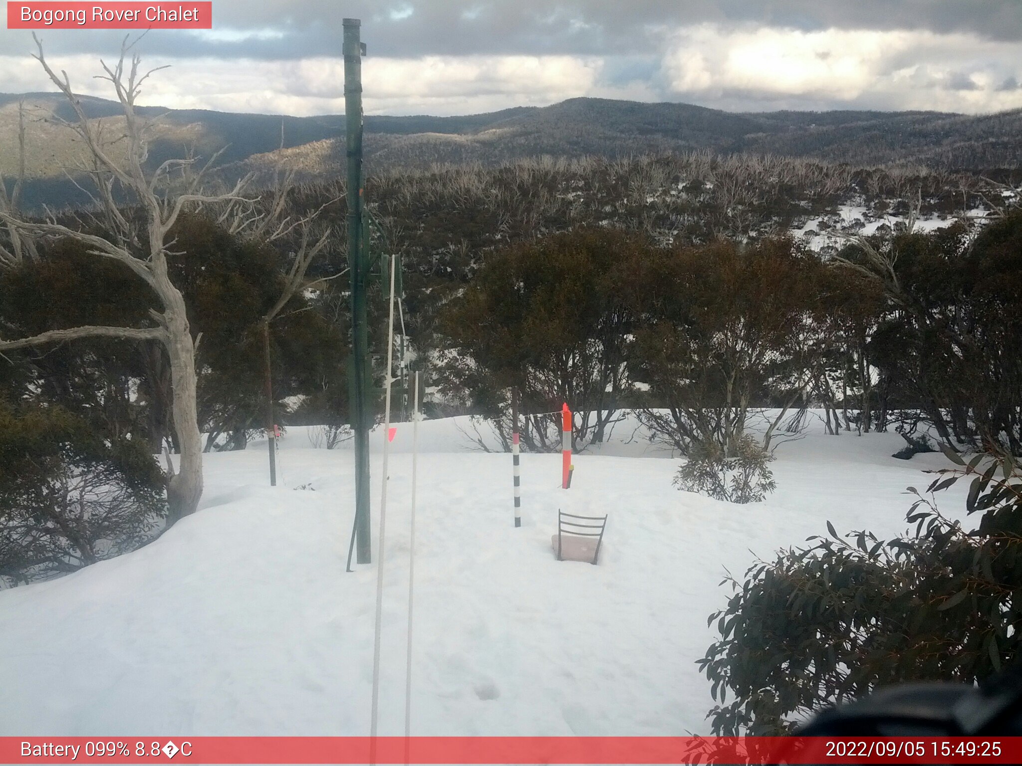 Bogong Web Cam 3:49pm Monday 5th of September 2022