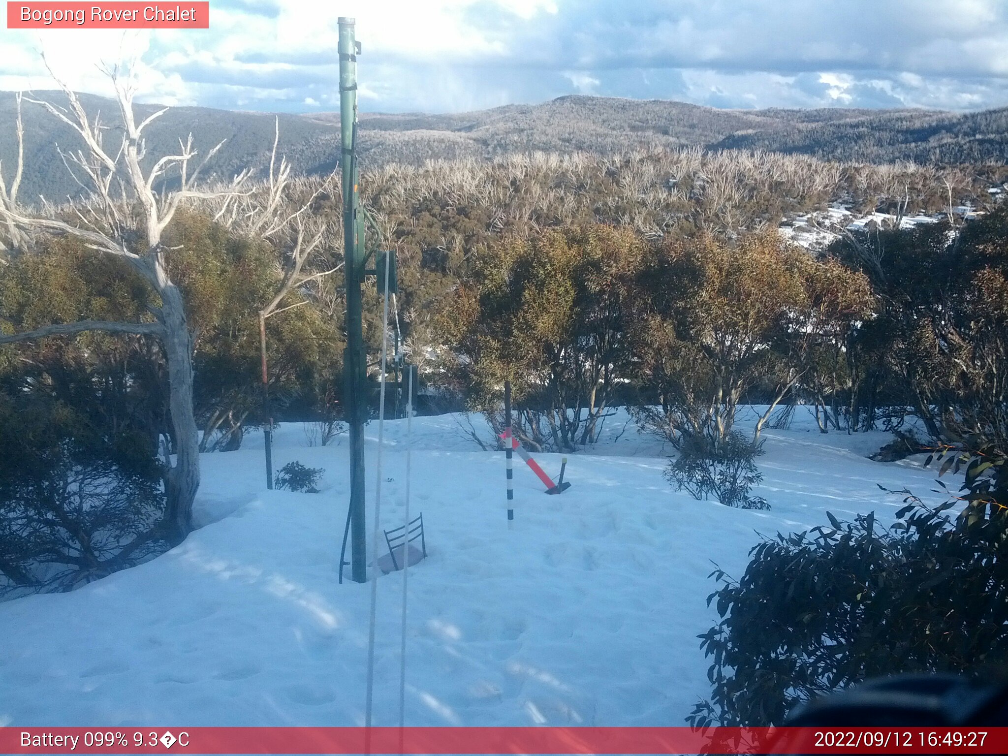 Bogong Web Cam 4:49pm Monday 12th of September 2022