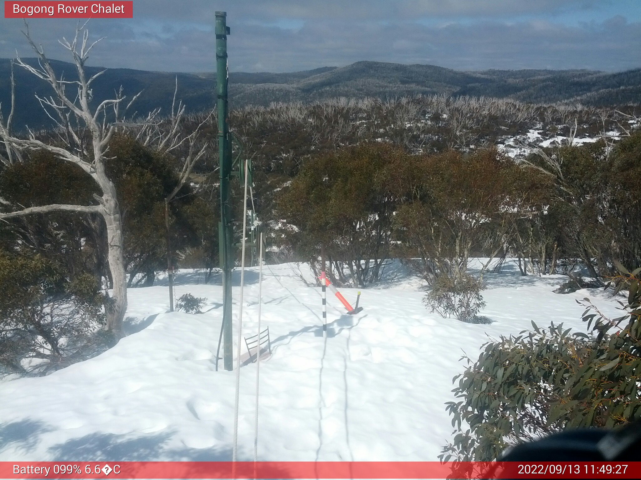 Bogong Web Cam 11:49am Tuesday 13th of September 2022