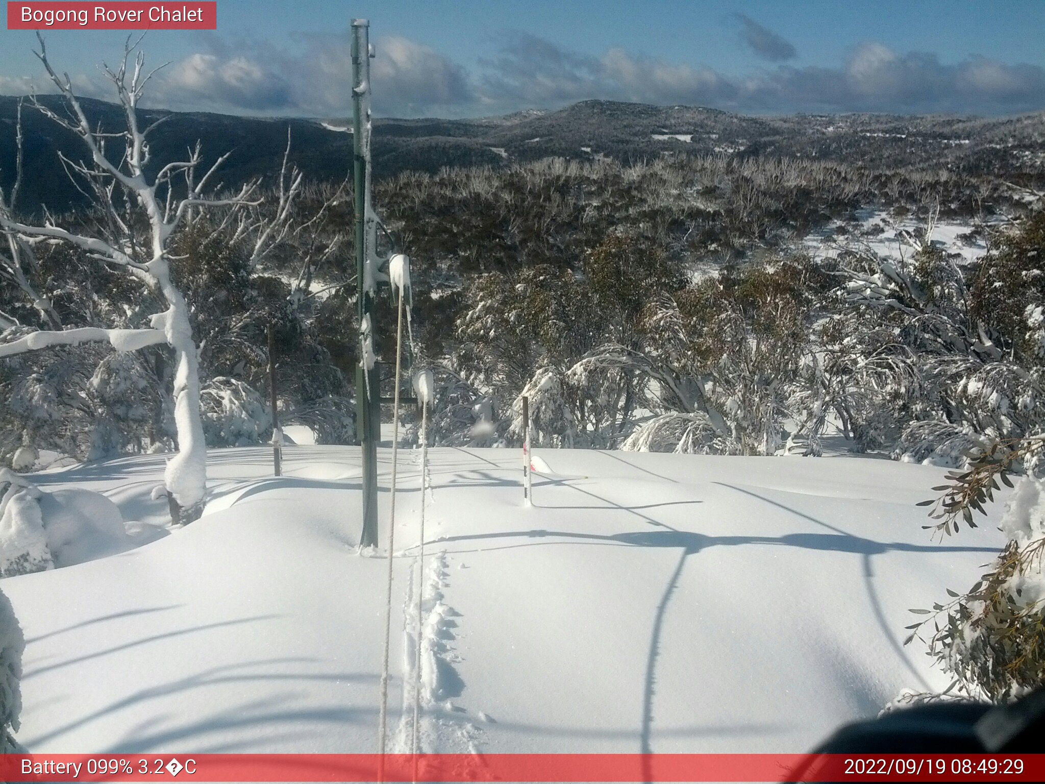 Bogong Web Cam 8:49am Monday 19th of September 2022