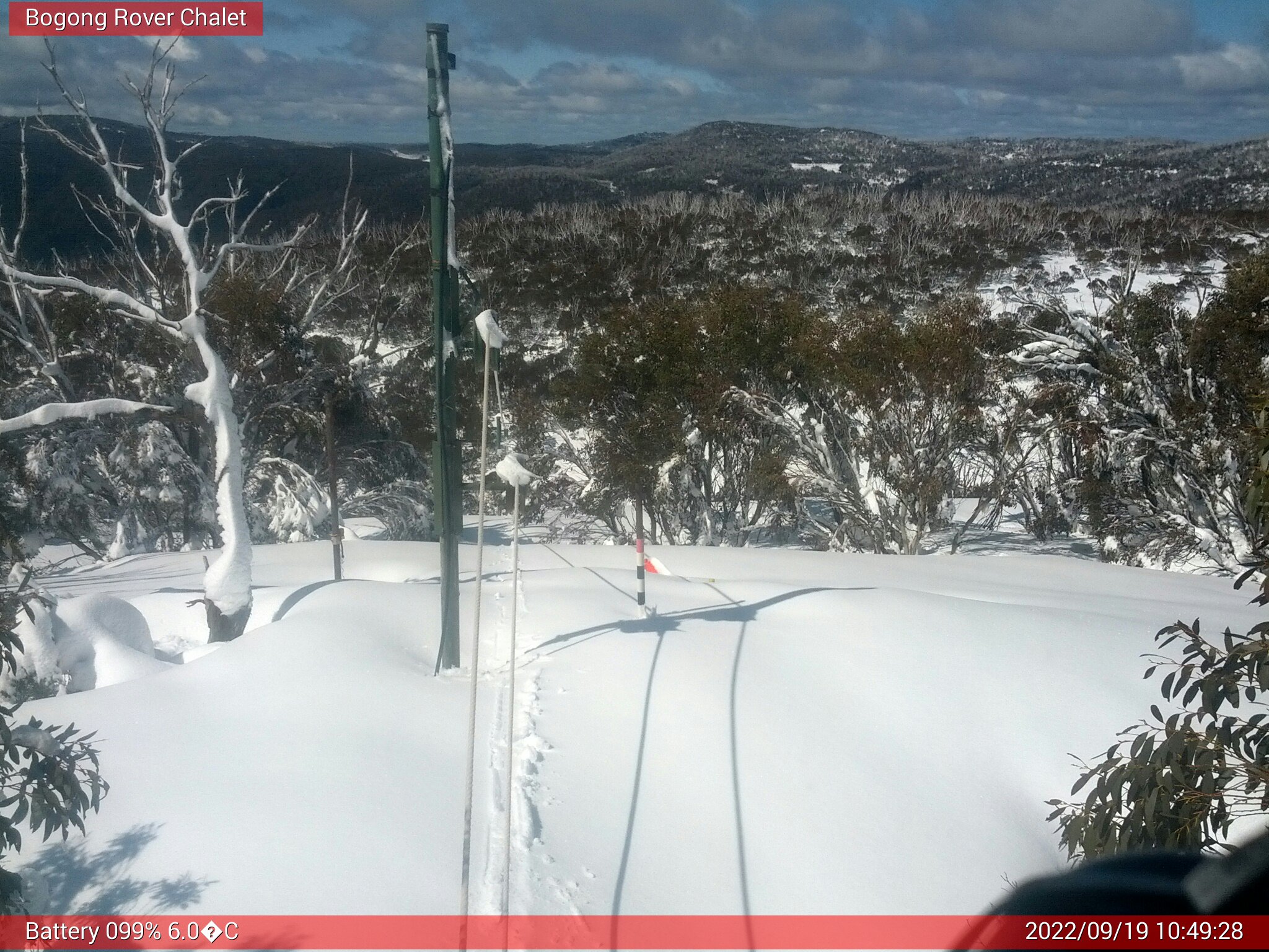 Bogong Web Cam 10:49am Monday 19th of September 2022