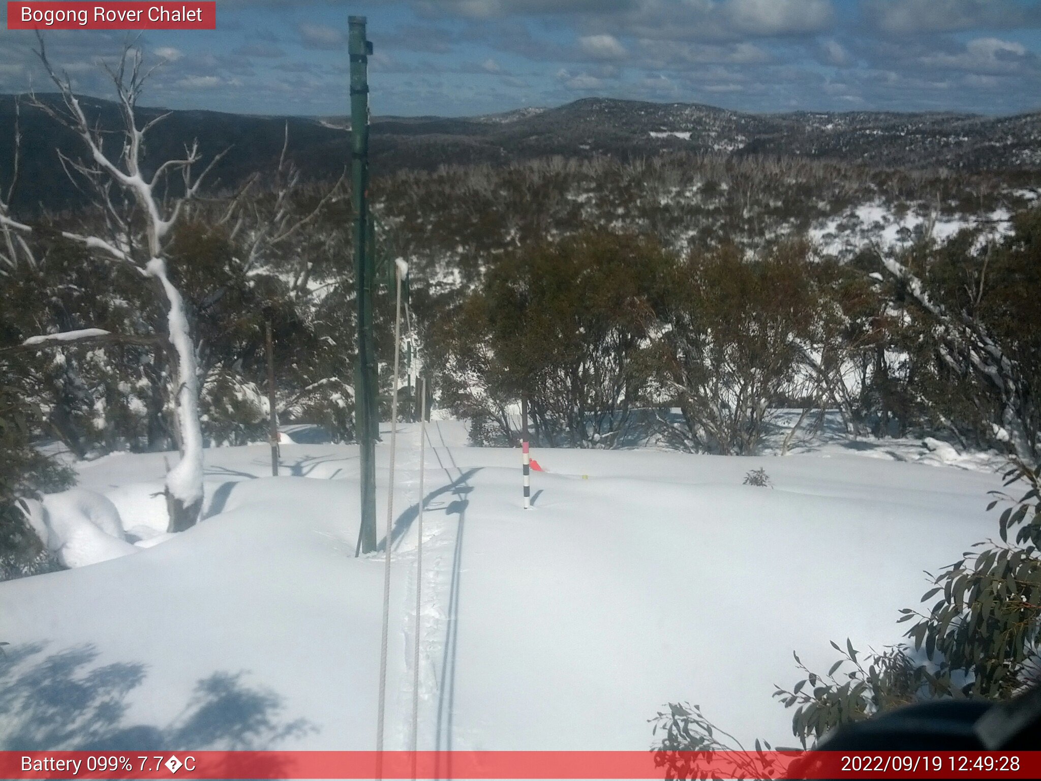 Bogong Web Cam 12:49pm Monday 19th of September 2022