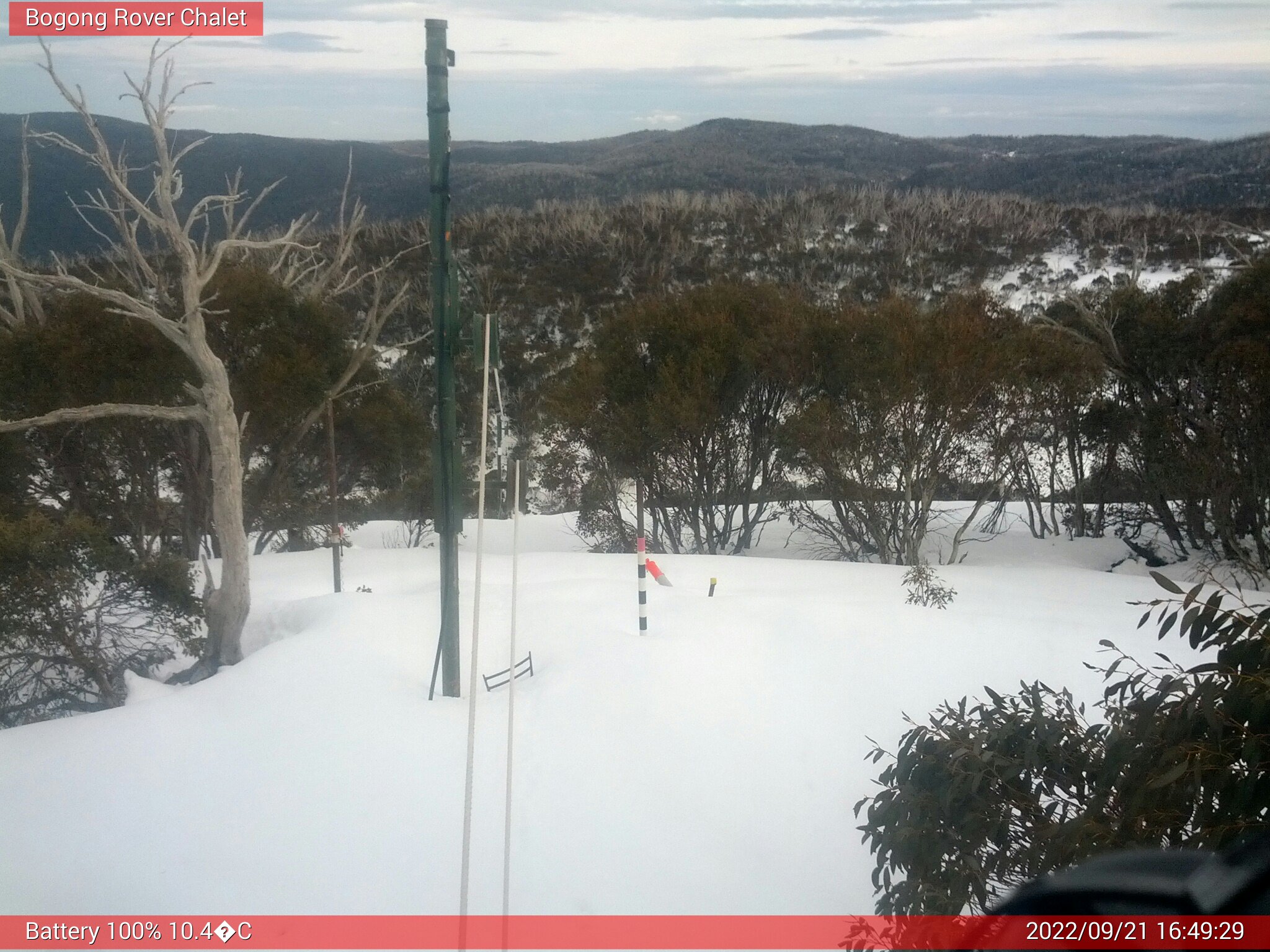 Bogong Web Cam 4:49pm Wednesday 21st of September 2022