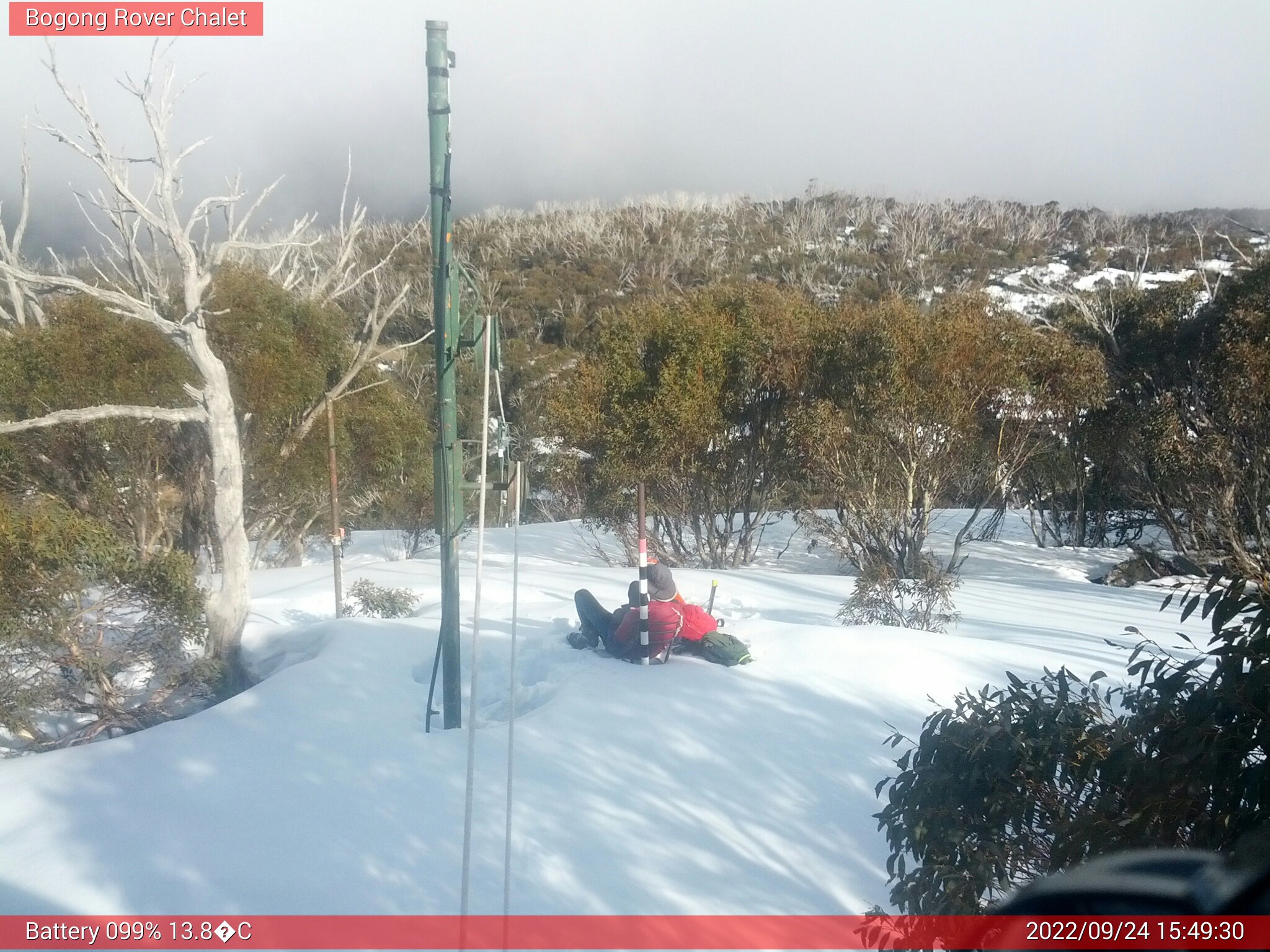 Bogong Web Cam 3:49pm Saturday 24th of September 2022