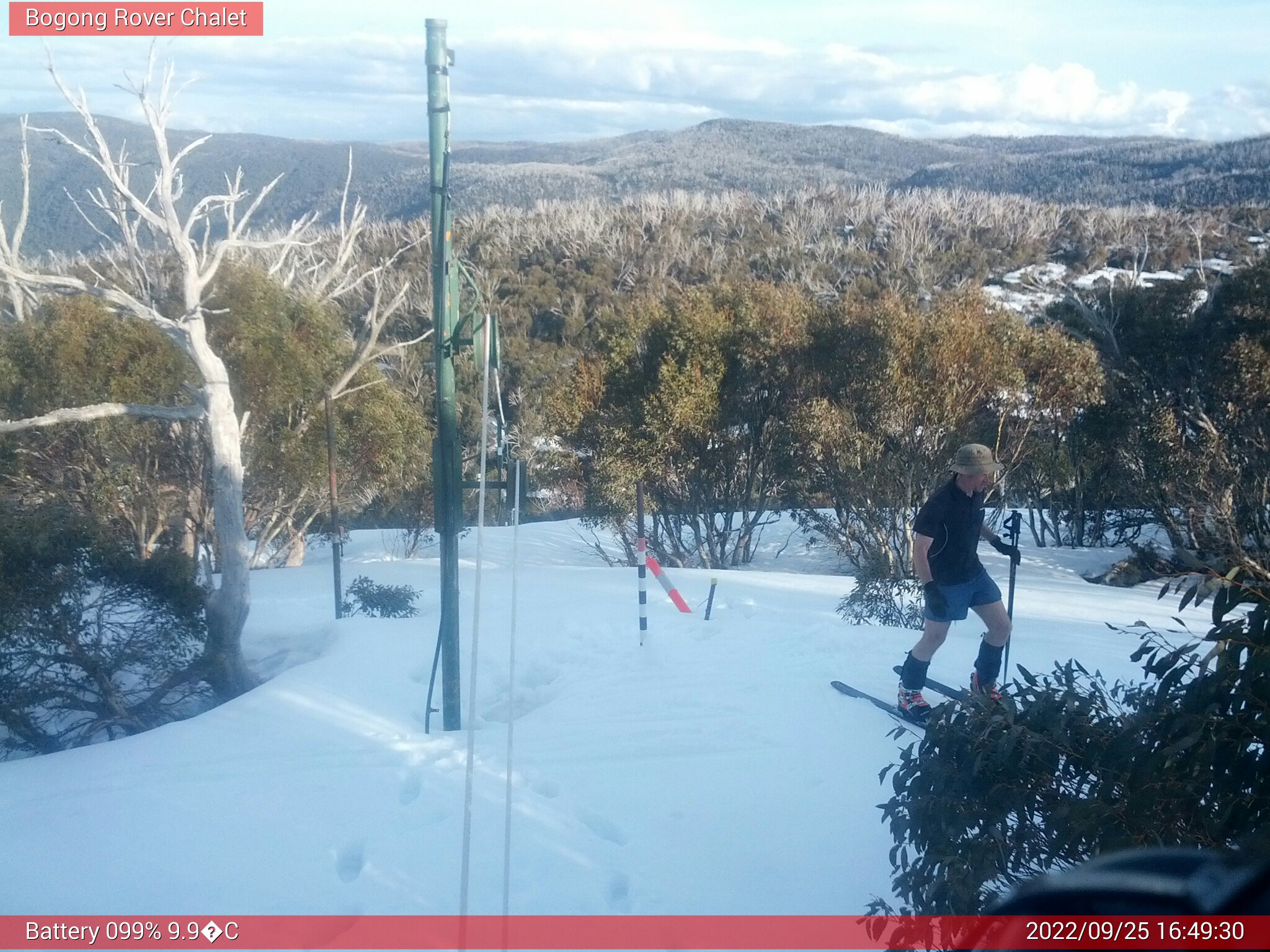 Bogong Web Cam 4:49pm Sunday 25th of September 2022