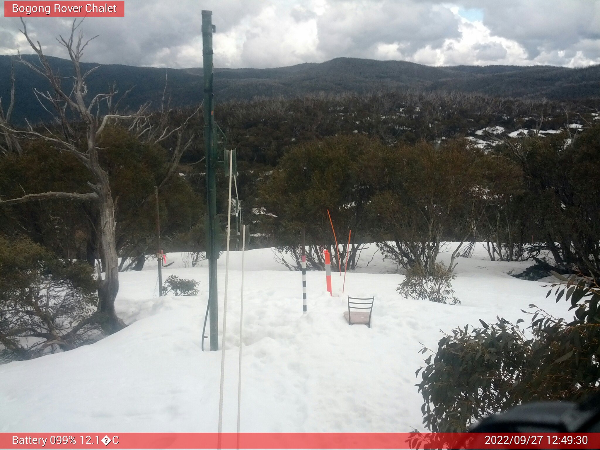 Bogong Web Cam 12:49pm Tuesday 27th of September 2022