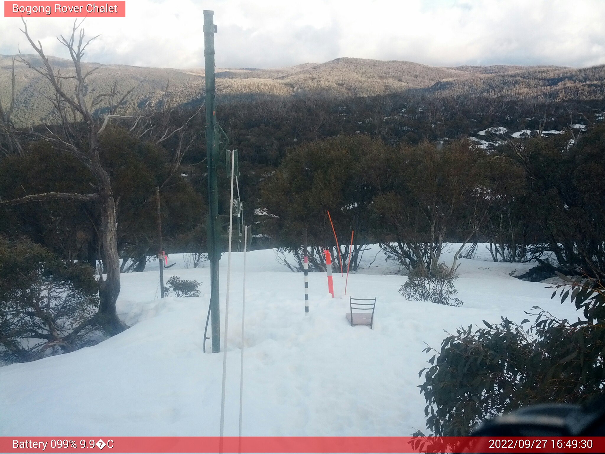 Bogong Web Cam 4:49pm Tuesday 27th of September 2022