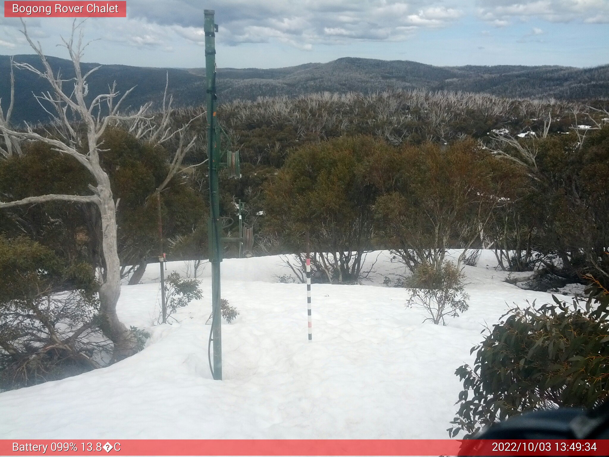 Bogong Web Cam 1:49pm Monday 3rd of October 2022