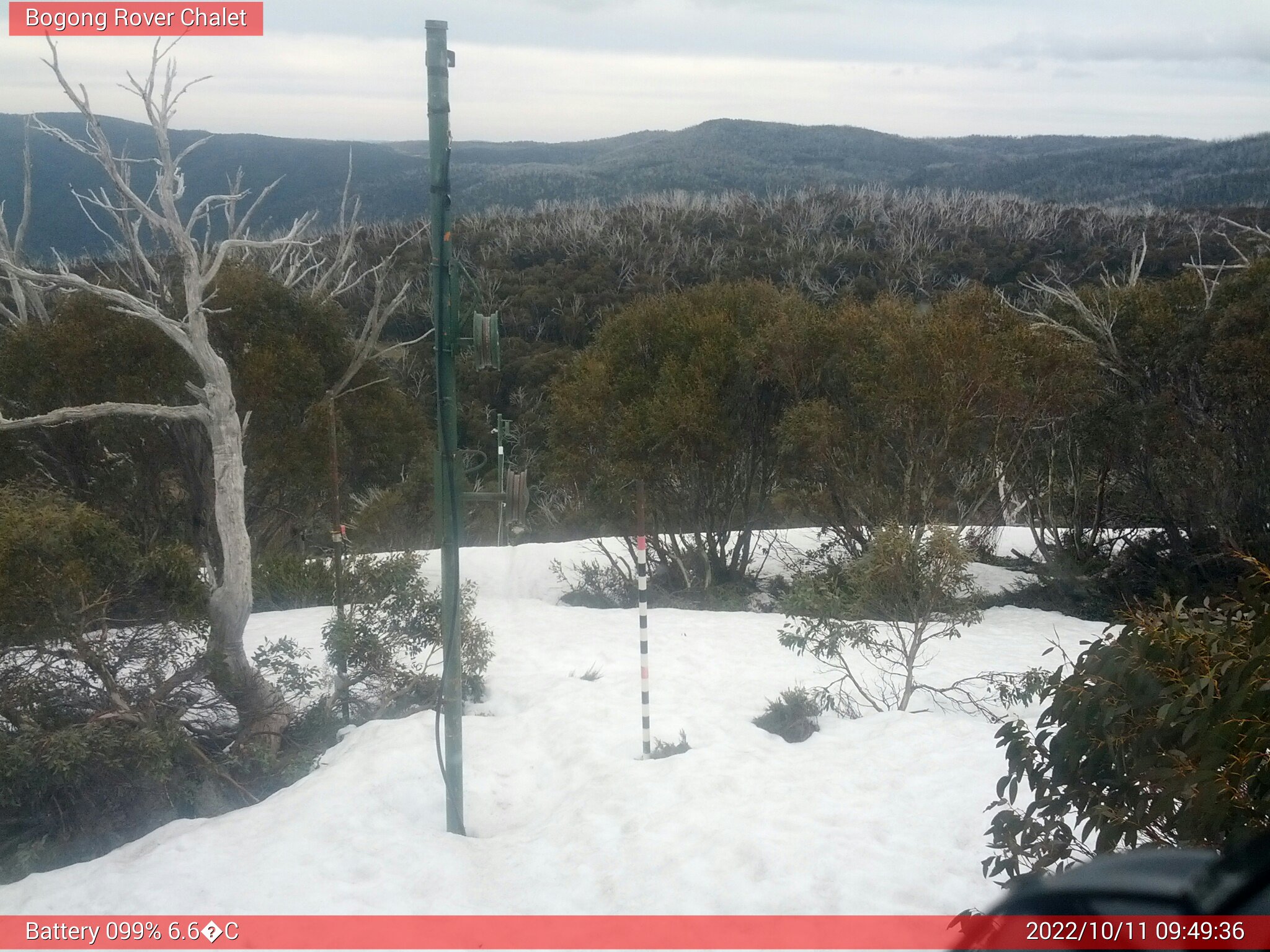 Bogong Web Cam 9:49am Tuesday 11th of October 2022