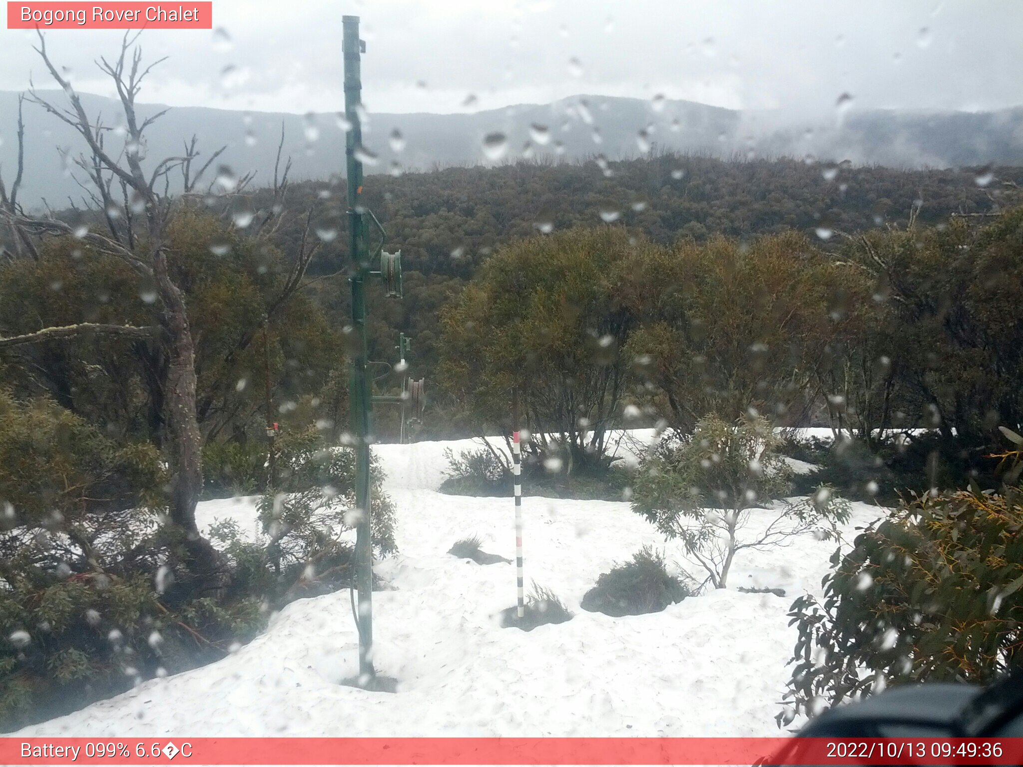 Bogong Web Cam 9:49am Thursday 13th of October 2022